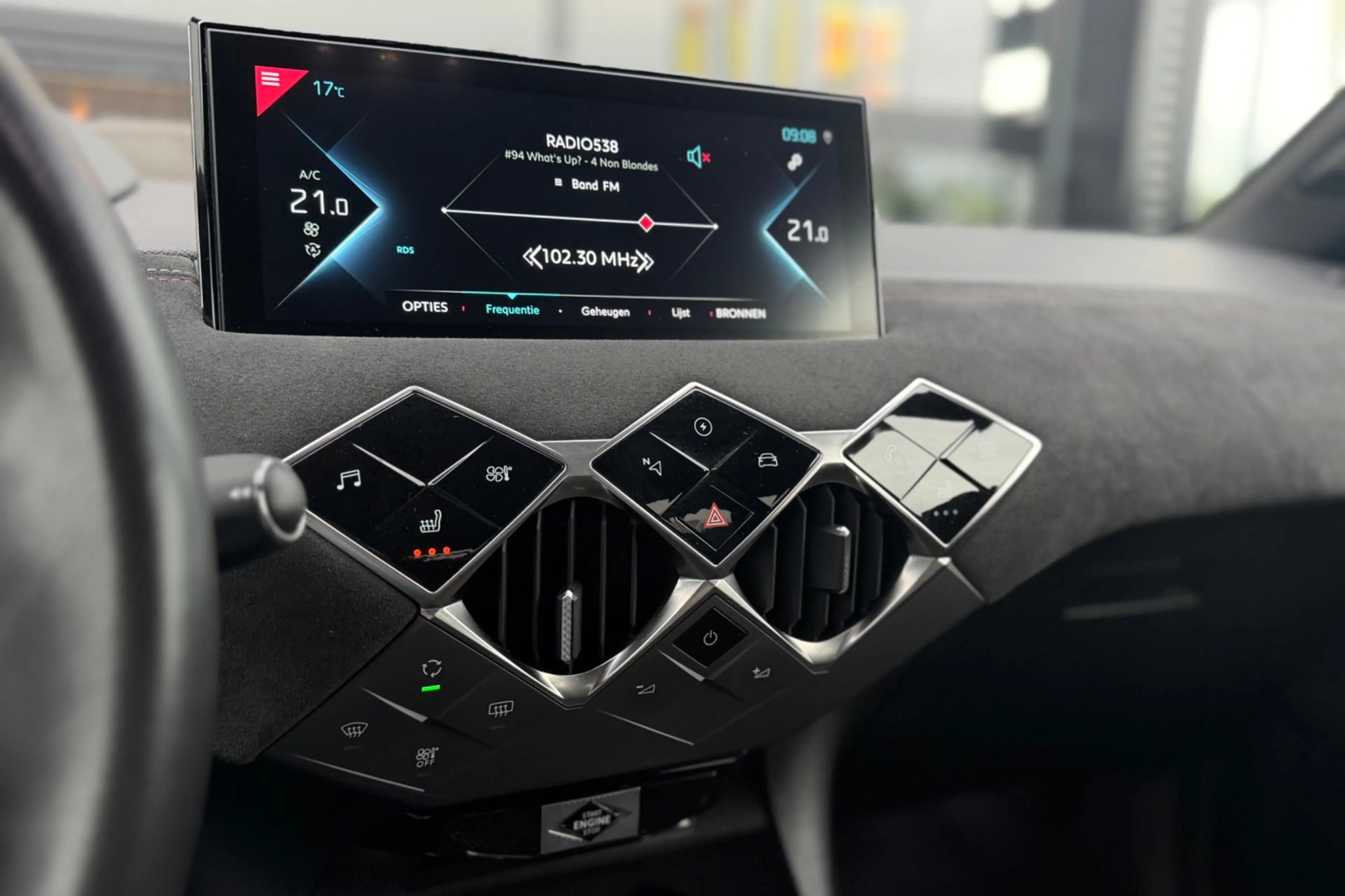 DS Automobiles DS 3 Crossback E-Tense Performance Line 50 kWh, Carplay, Cruise, — photo 22