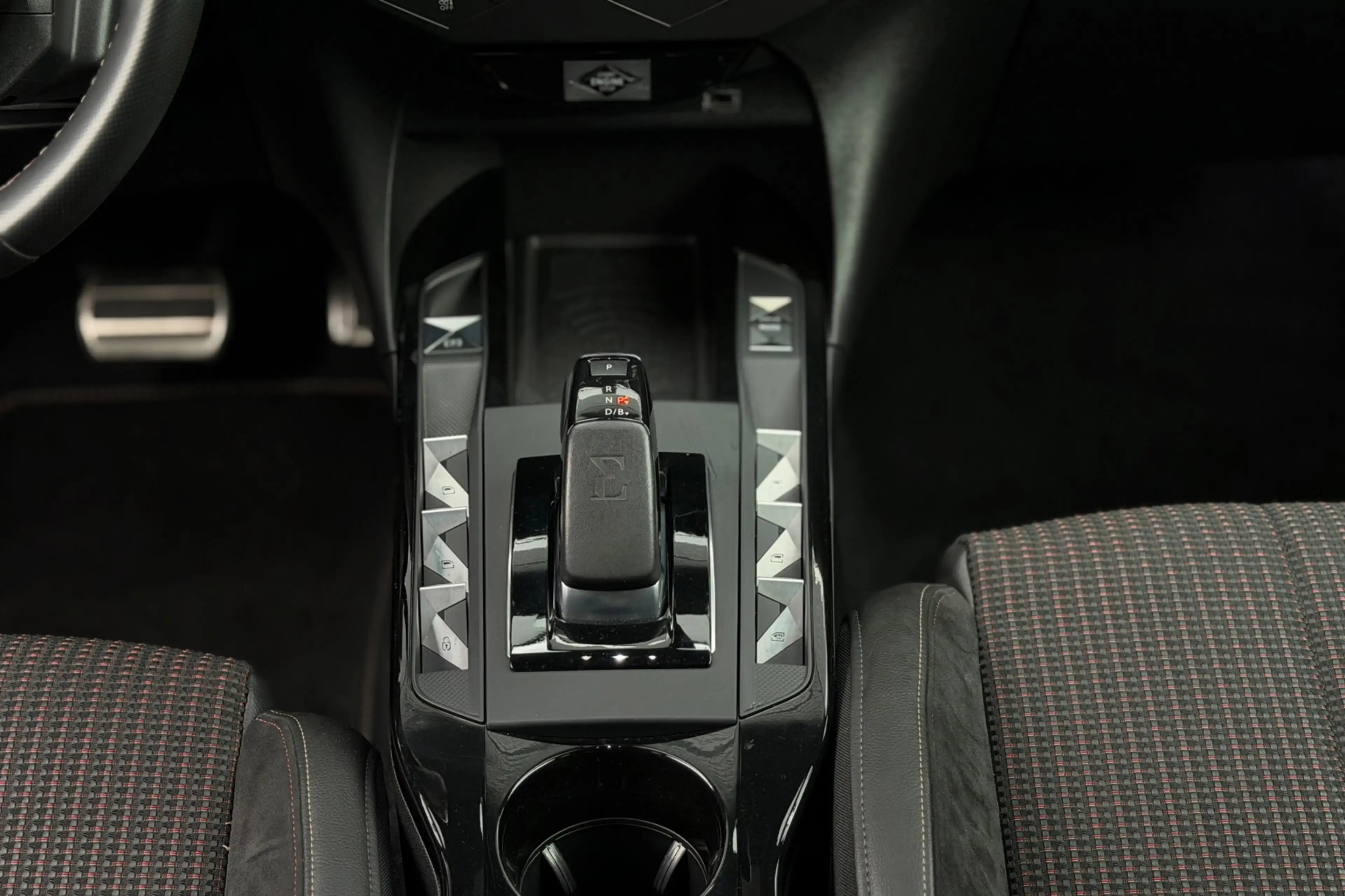 DS Automobiles DS 3 Crossback E-Tense Performance Line 50 kWh, Carplay, Cruise, — photo 14