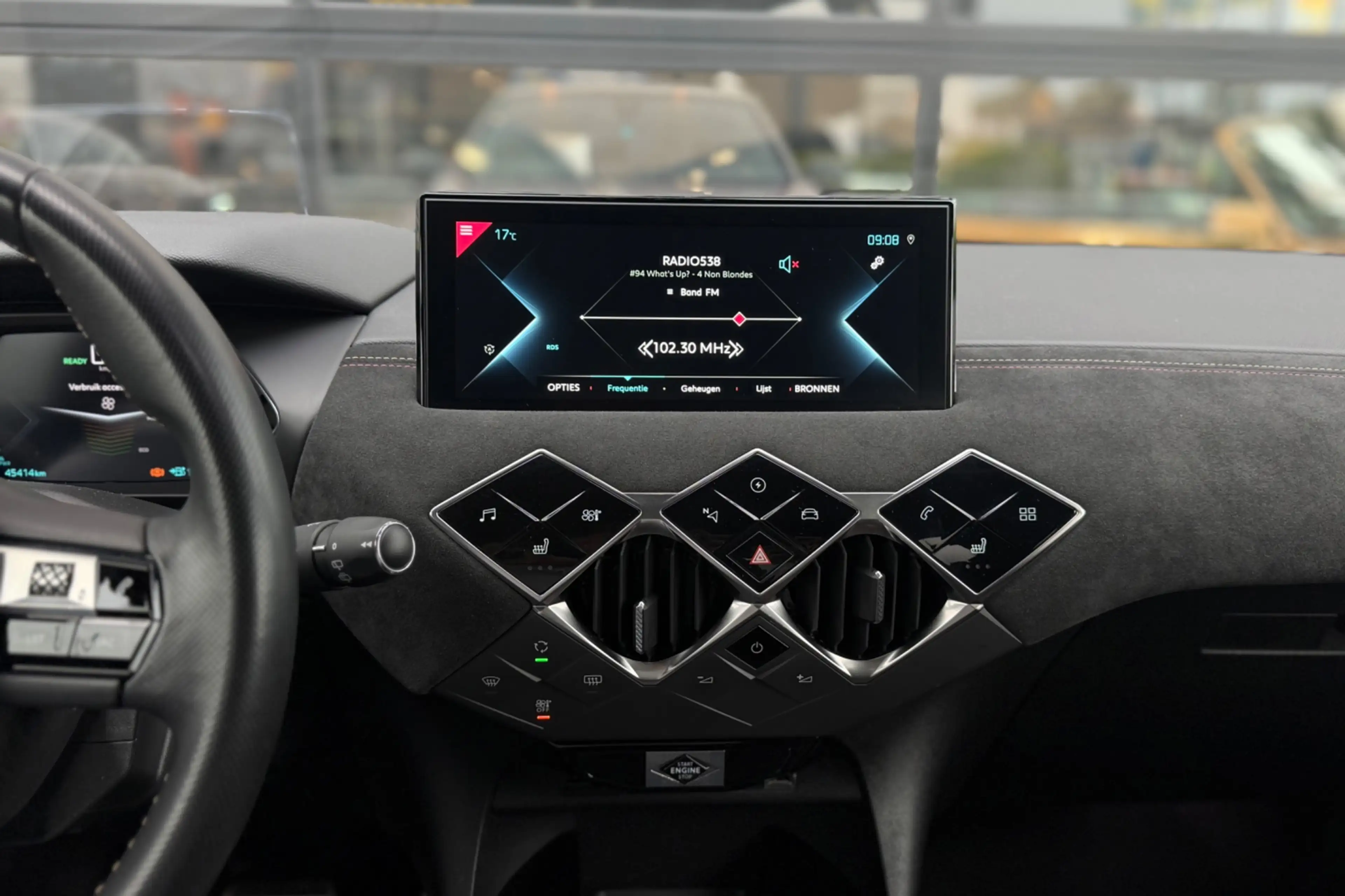 DS Automobiles DS 3 Crossback E-Tense Performance Line 50 kWh, Carplay, Cruise, — photo 23