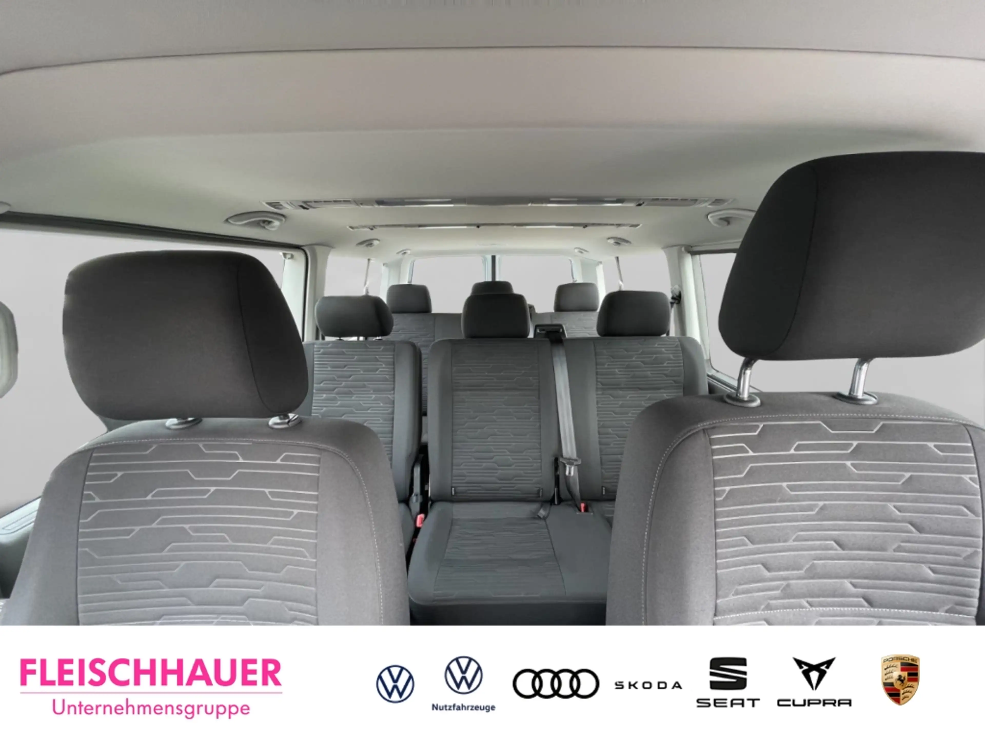 Volkswagen Transporter Caravelle Comfortline LR TDI DSG 8Sitzer SHZ ACC N — photo 10