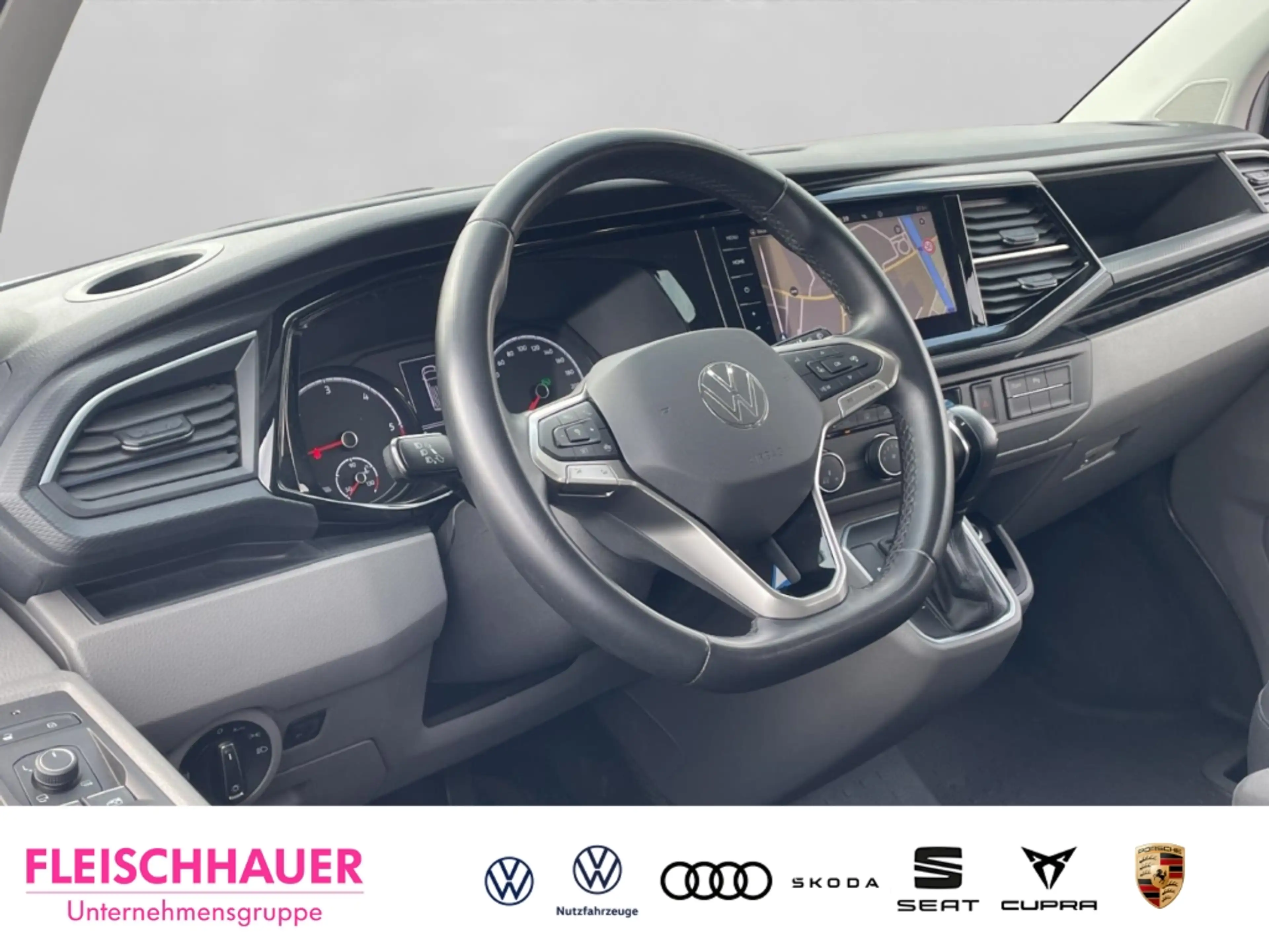 Volkswagen Transporter Caravelle Comfortline LR TDI DSG 8Sitzer SHZ ACC N — photo 14