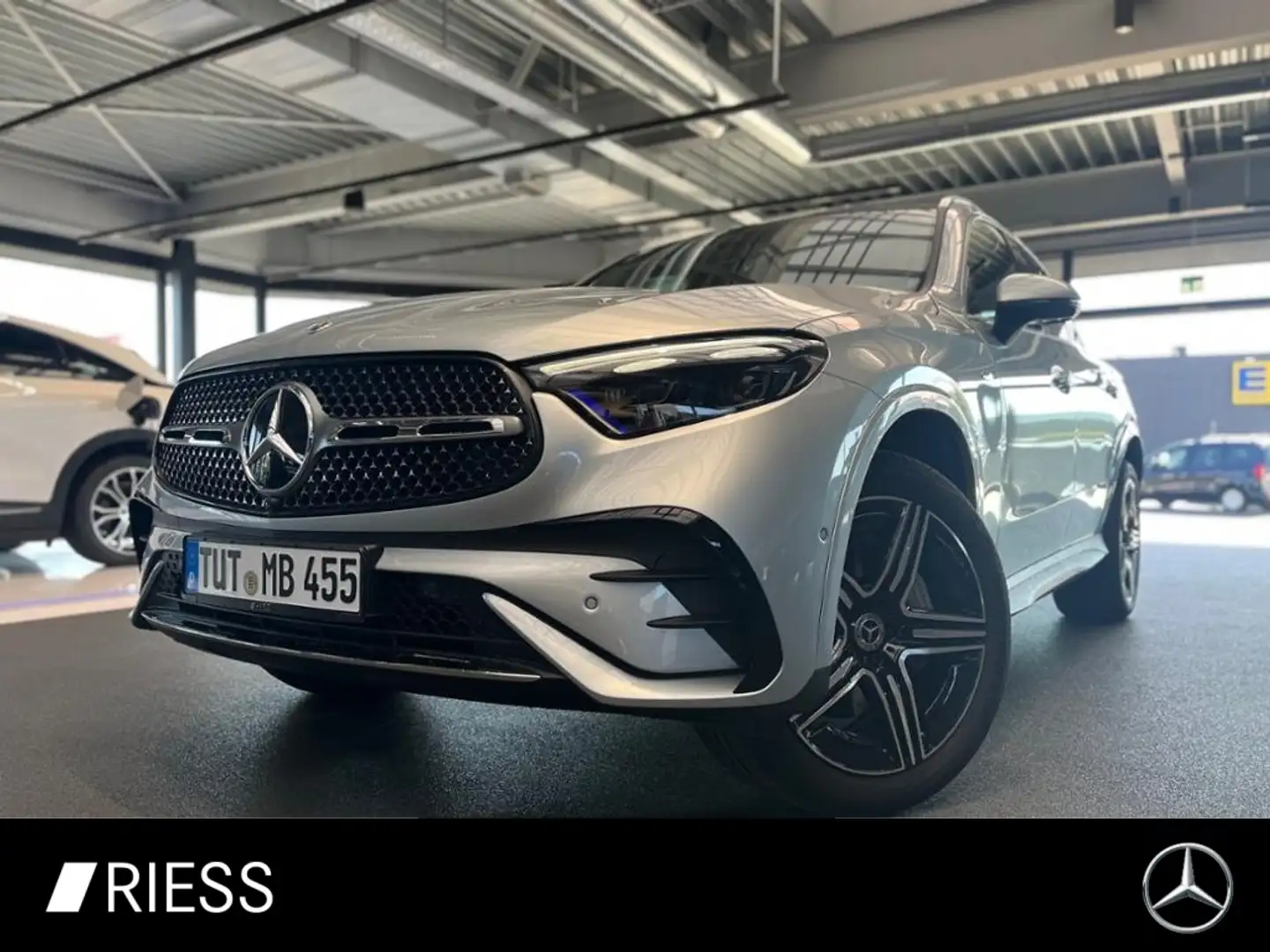 Mercedes-Benz GLC 300 e AMG+AHK+PANO+360°+DIGITAL-LIGHT+ Silber - 1