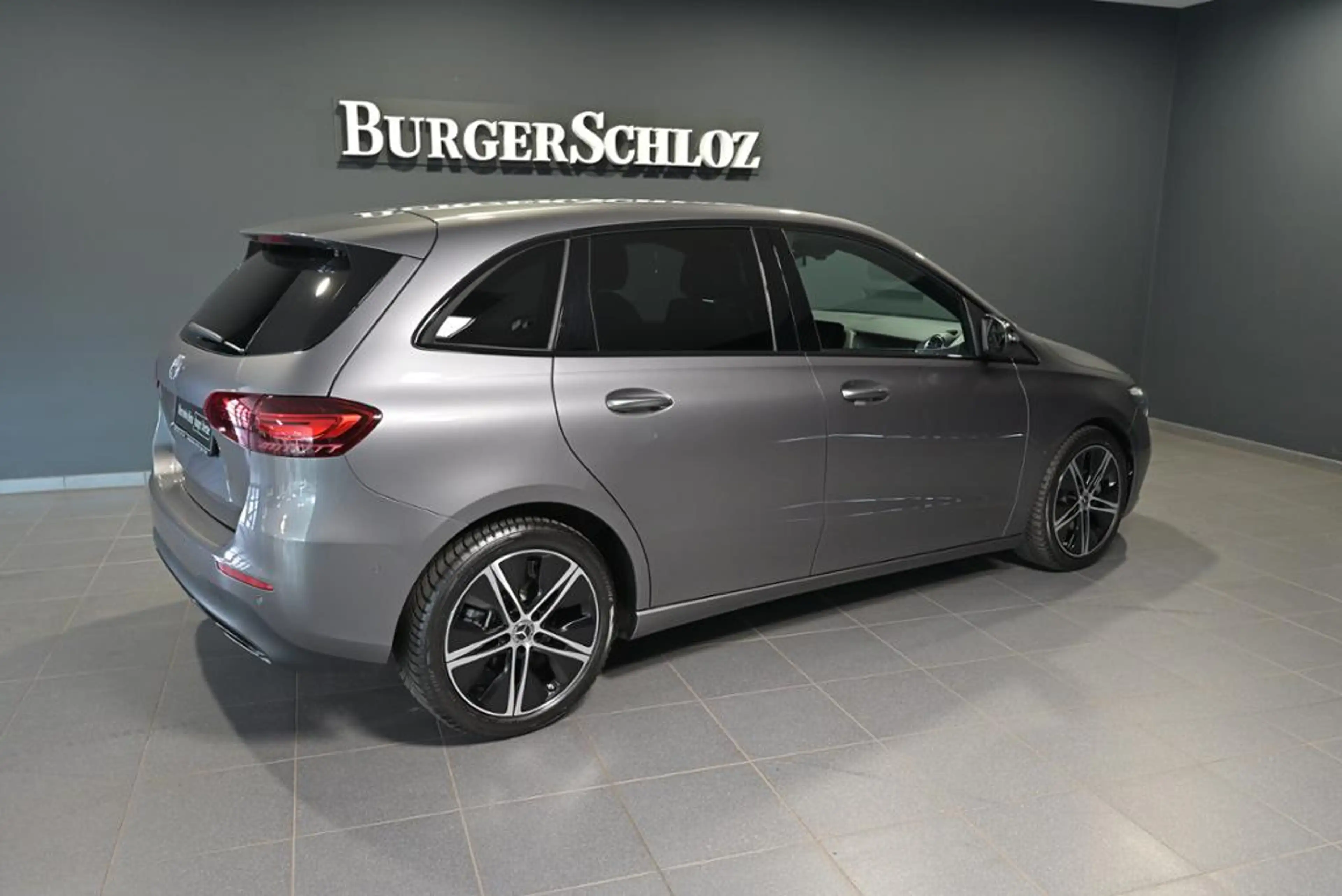 Mercedes-Benz B 200 Progressive LED/AHK/TW/RFK — photo 2