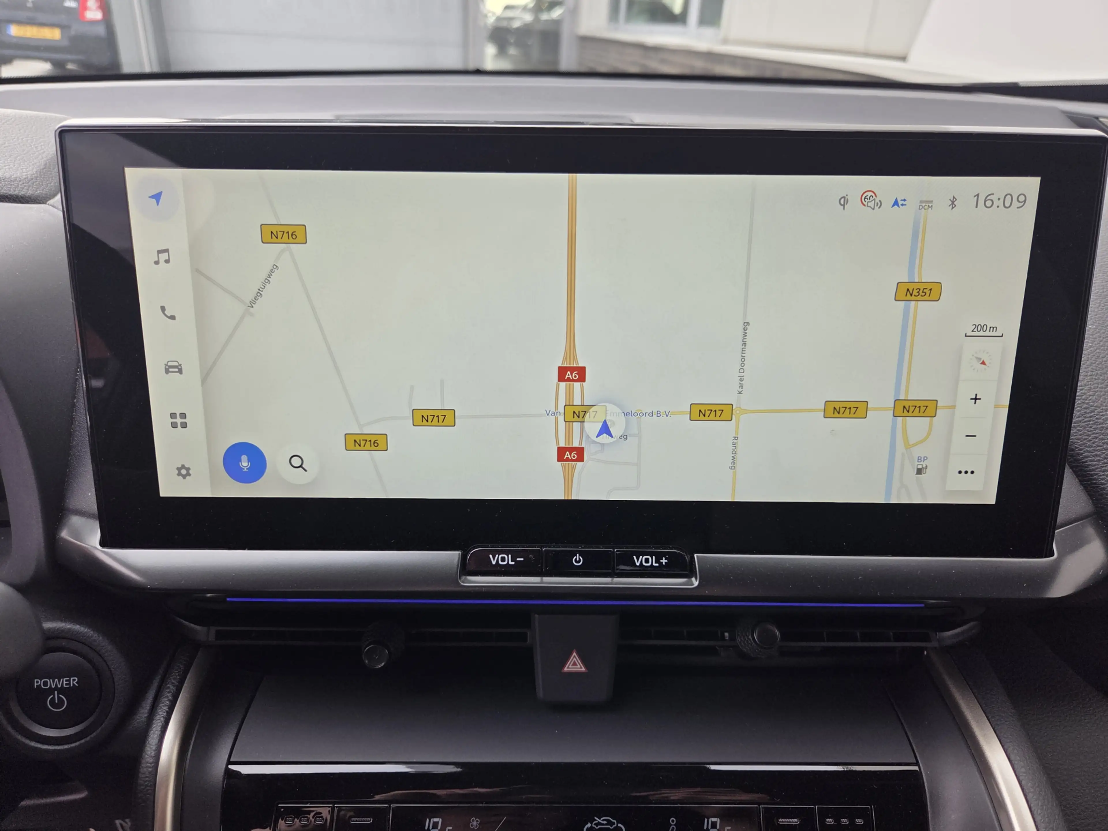 Toyota C-HR 2.0 Plug-in Hybrid 220 Executive — photo 19