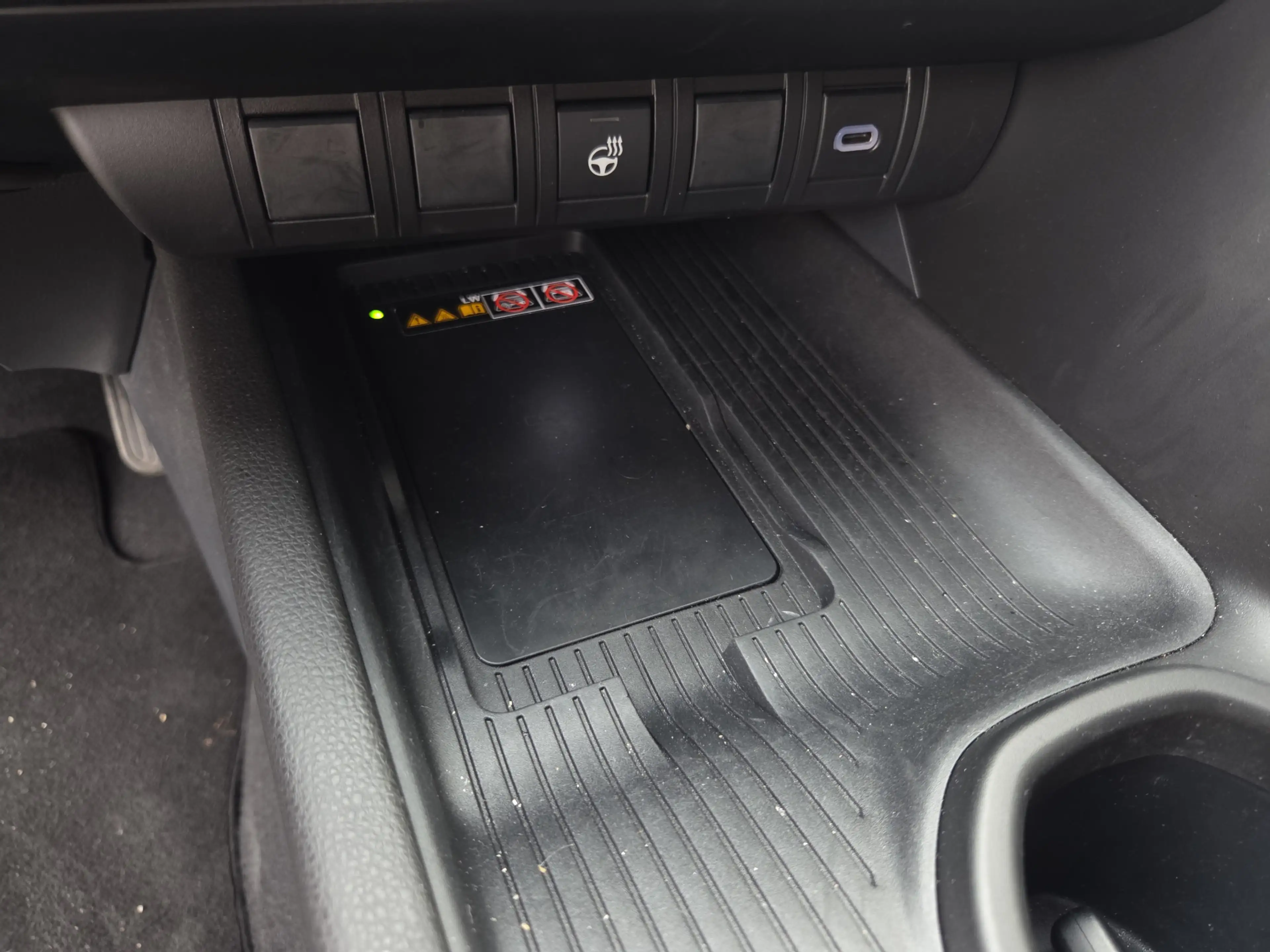 Toyota C-HR 2.0 Plug-in Hybrid 220 Executive — photo 25