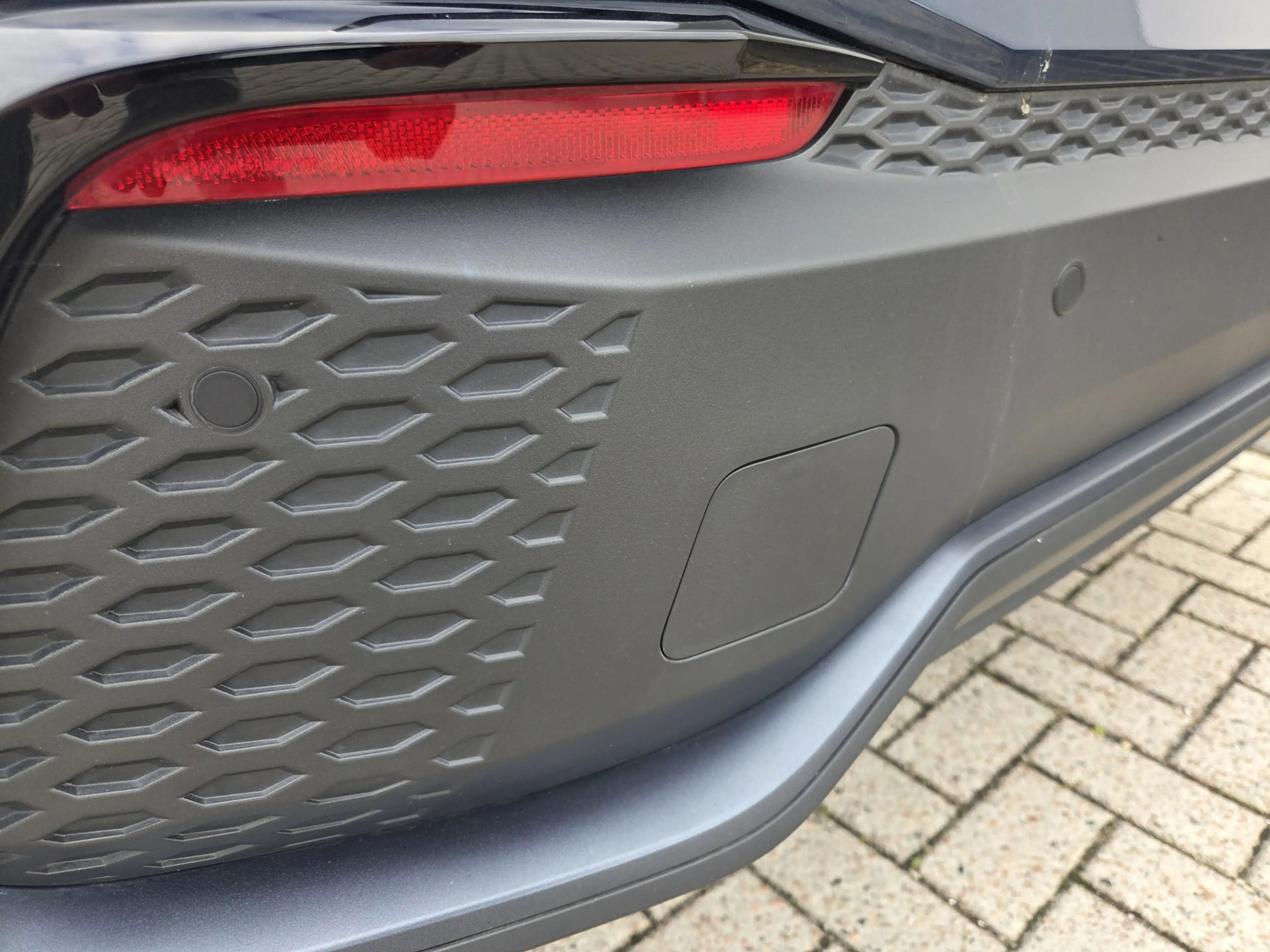 Toyota C-HR 2.0 Plug-in Hybrid 220 Executive — photo 30