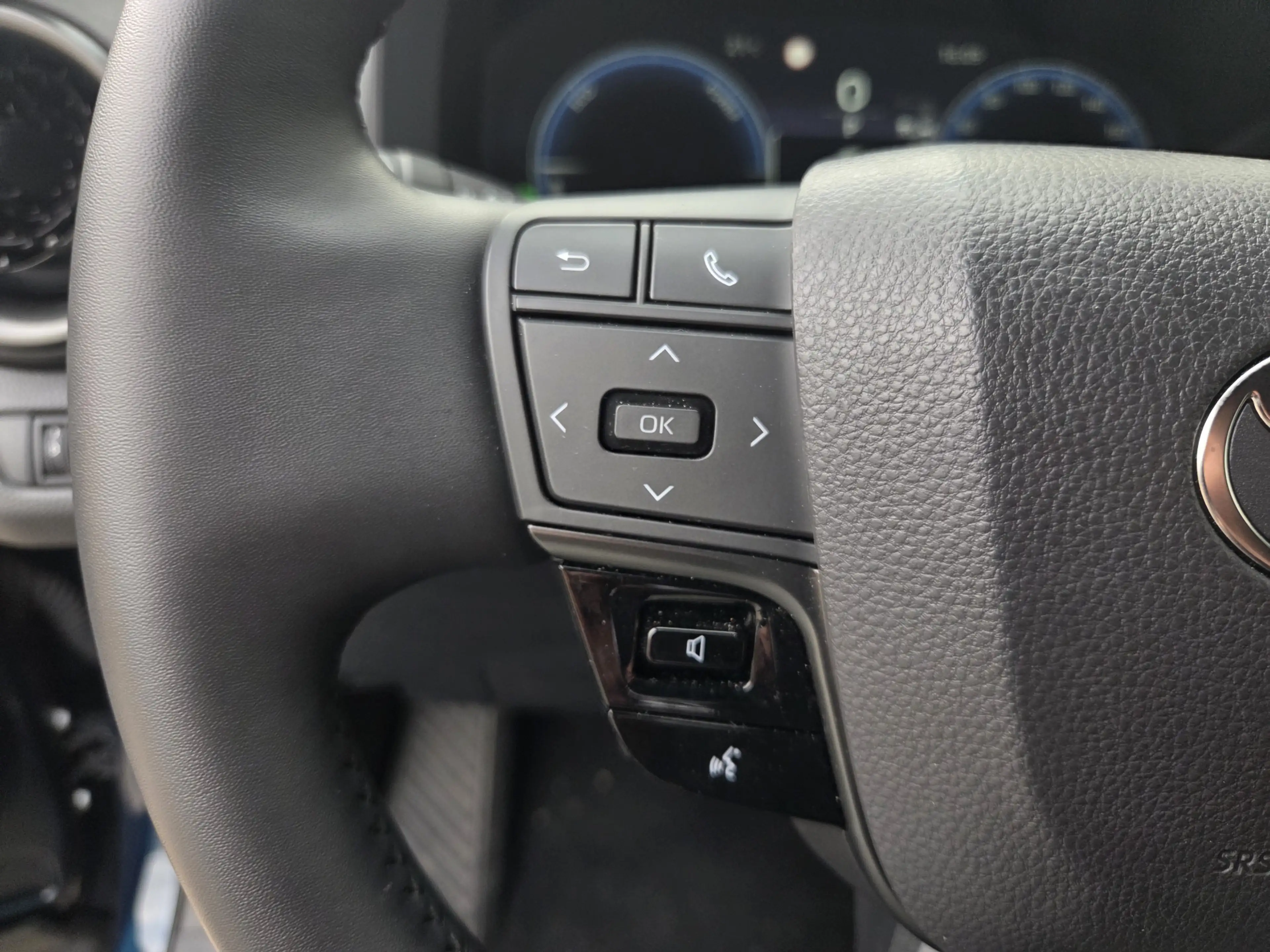 Toyota C-HR 2.0 Plug-in Hybrid 220 Executive — photo 11