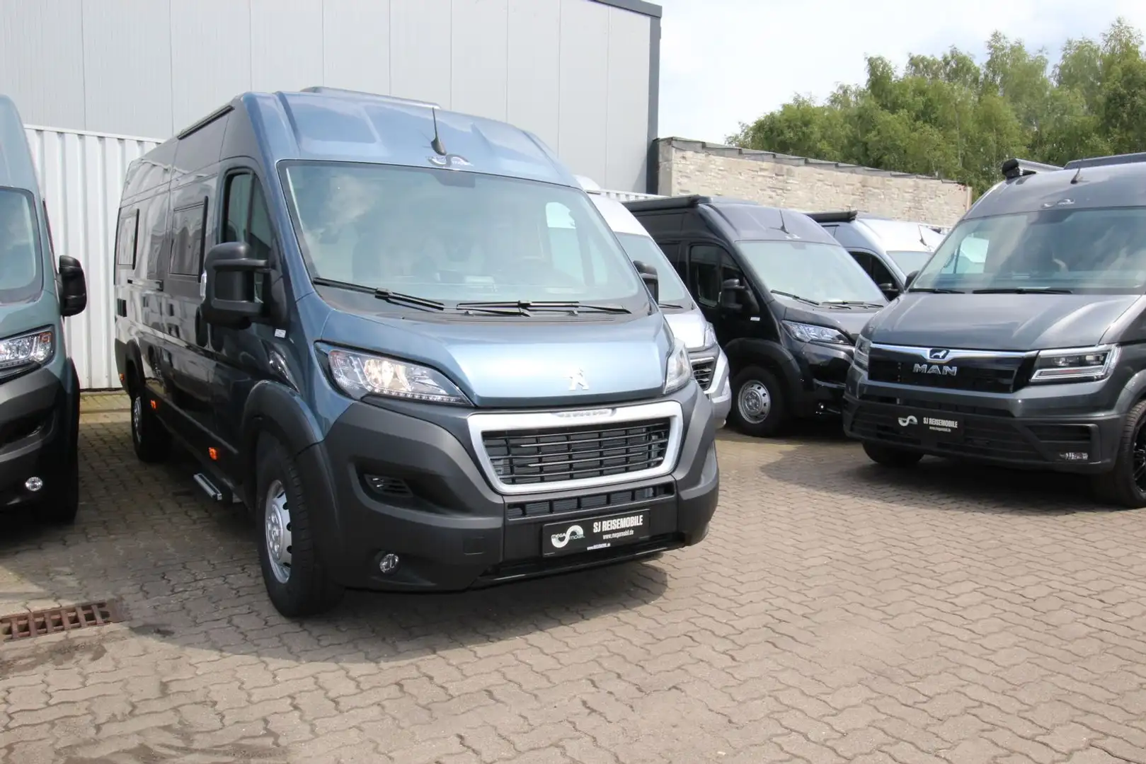 MegaMobil PEUGEOT MEGA SPORT 640 140PS - 1