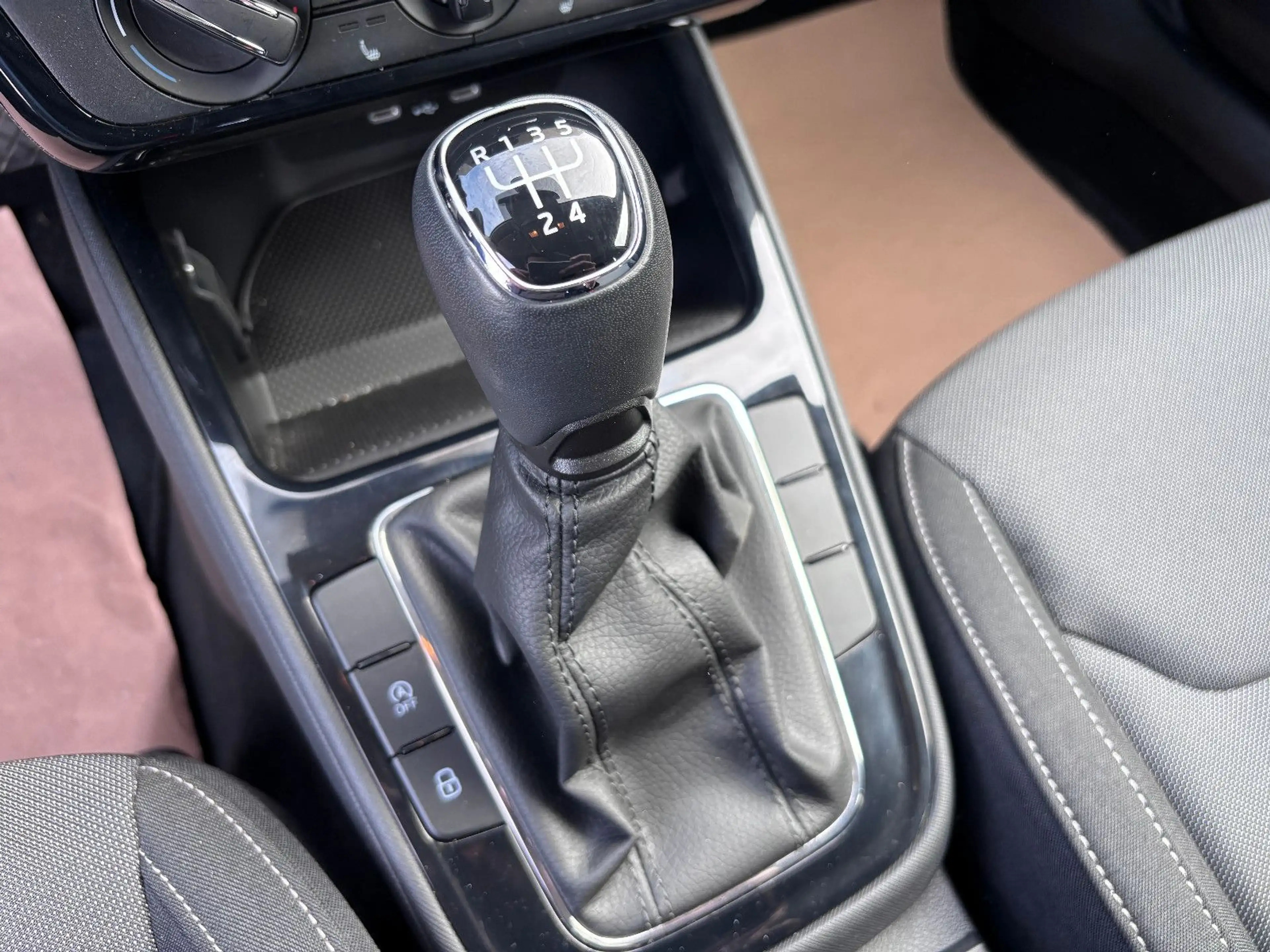 Skoda Fabia 1,0*Selection*1.Hd/Klima/PDC/LED/Garantie — photo 7