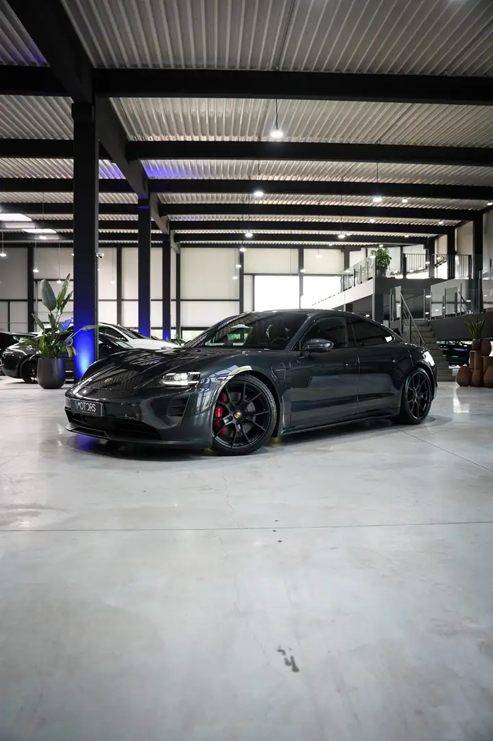 Porsche Taycan 93.4 kWh GTS - ACC - Bose - Sport Chrono - Grau - 2
