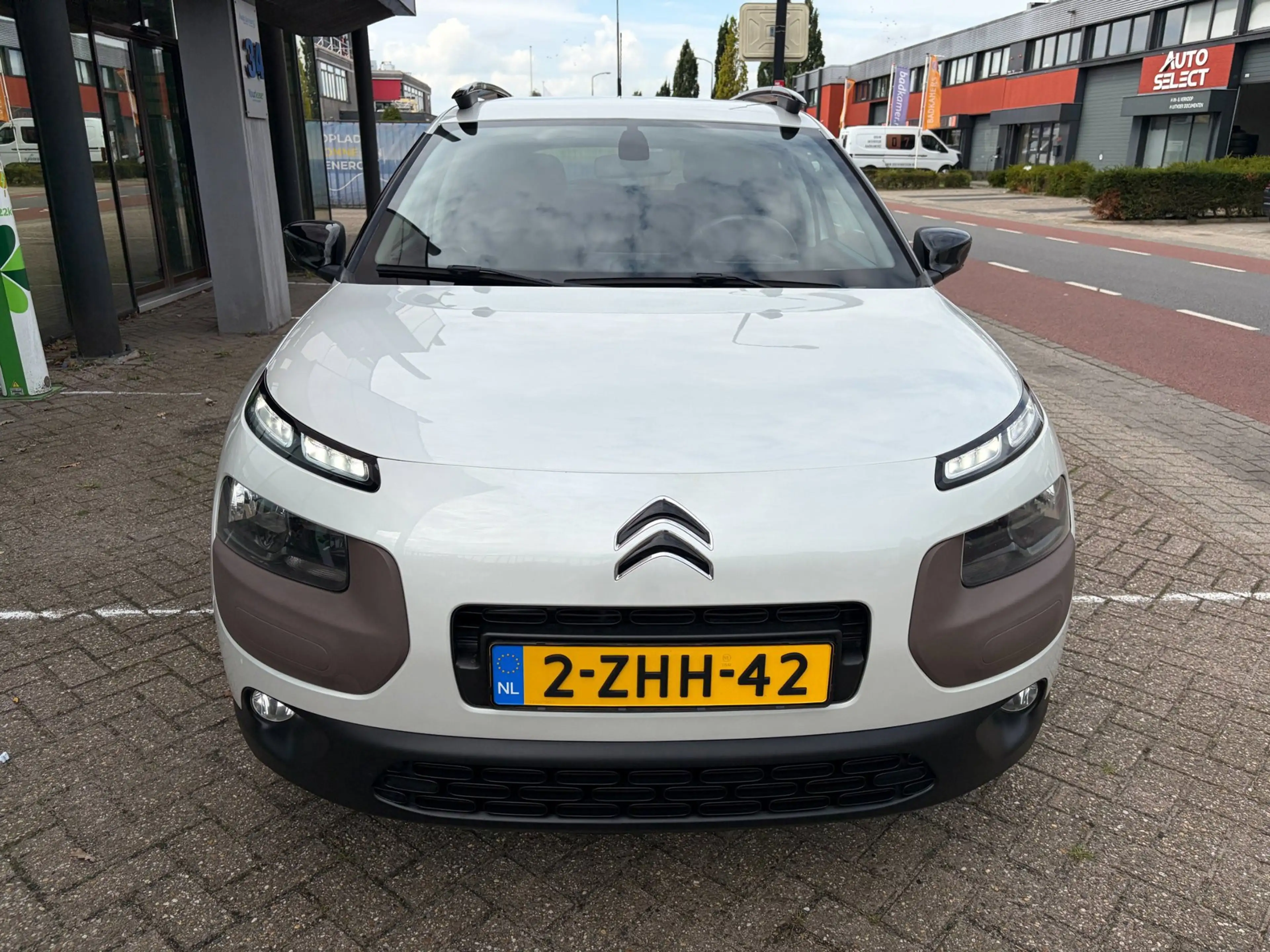 Citroen C4 Cactus 1.2 VTi Shine / Camera / Navi / LED / Trekhaak — photo 2