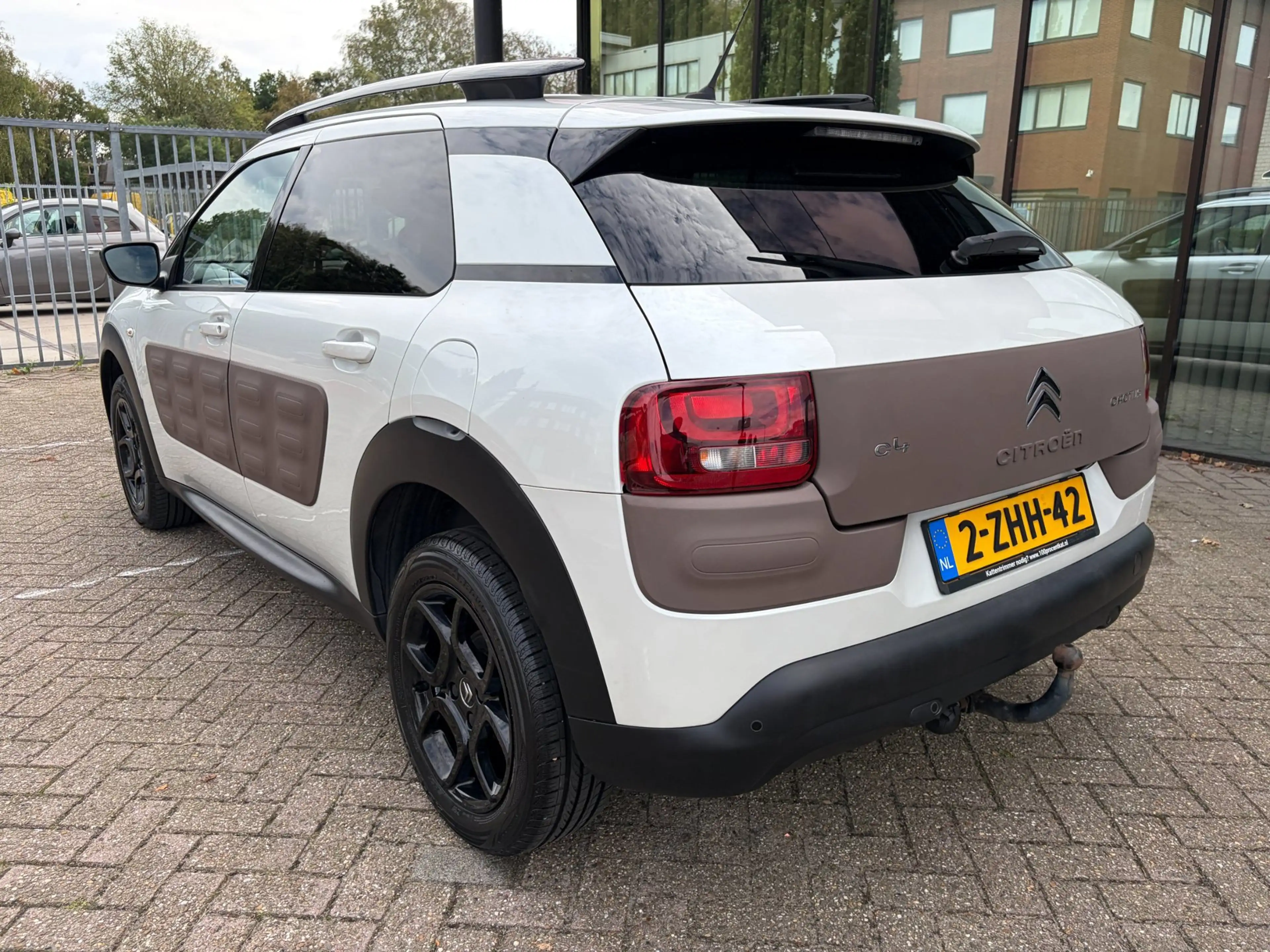Citroen C4 Cactus 1.2 VTi Shine / Camera / Navi / LED / Trekhaak — photo 4