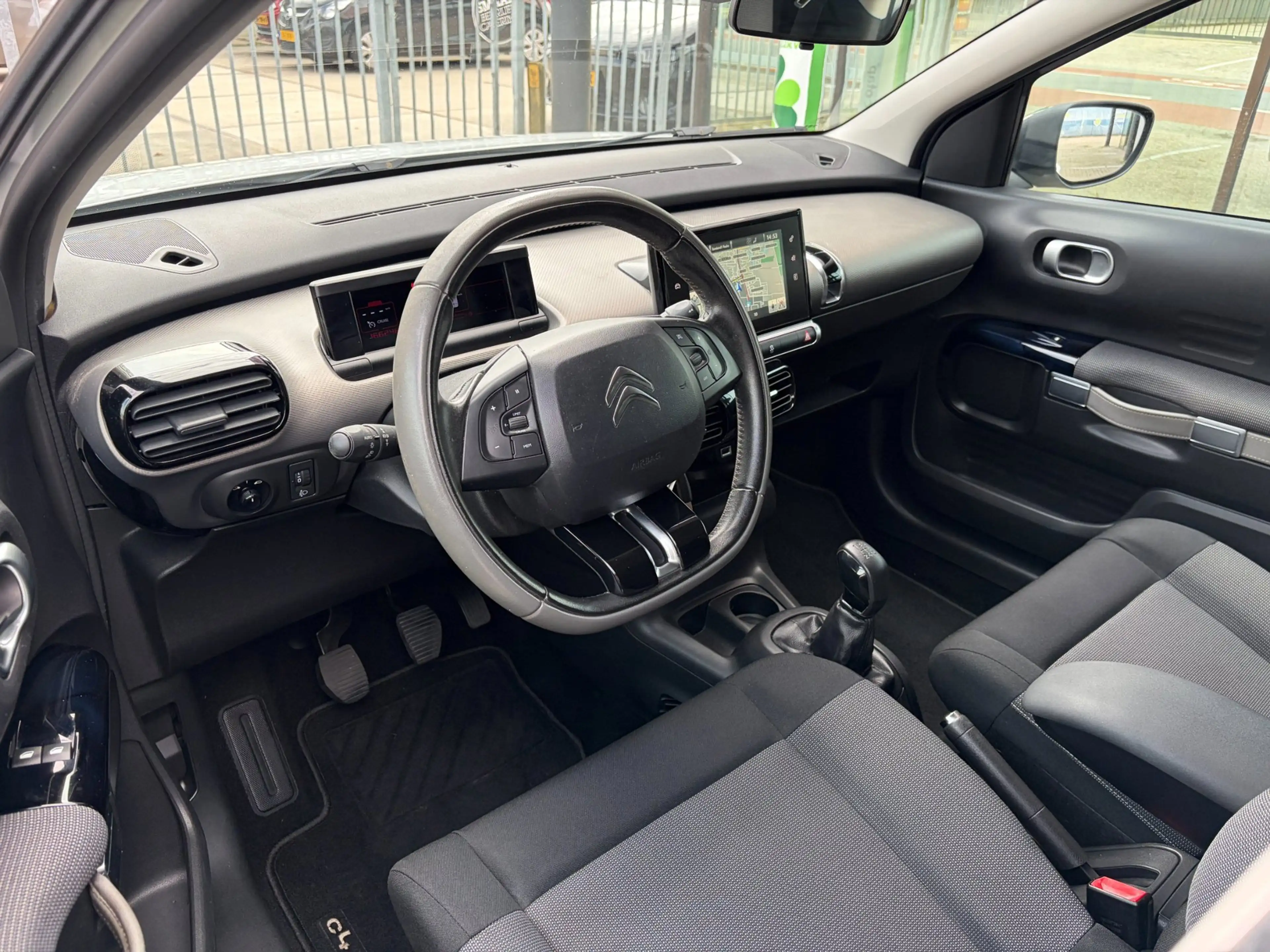 Citroen C4 Cactus 1.2 VTi Shine / Camera / Navi / LED / Trekhaak — photo 11