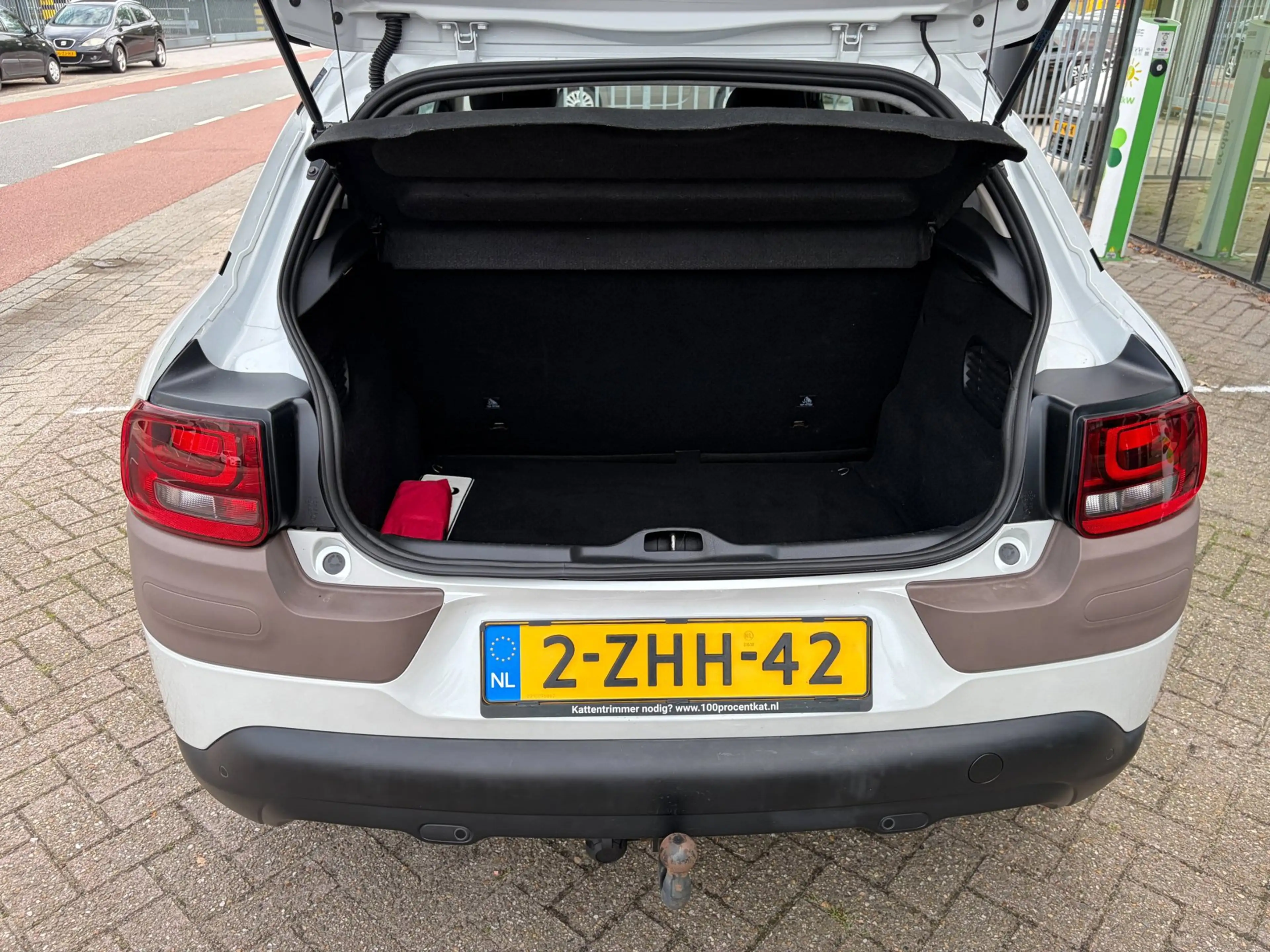 Citroen C4 Cactus 1.2 VTi Shine / Camera / Navi / LED / Trekhaak — photo 6