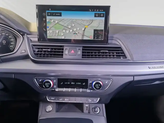 Audi Q5 view 9