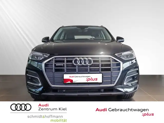 Audi Q5 view 2