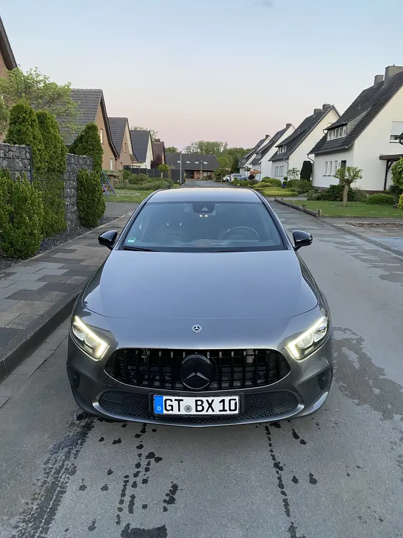 Mercedes-Benz A 180 d 7G-DCT Grau - 2