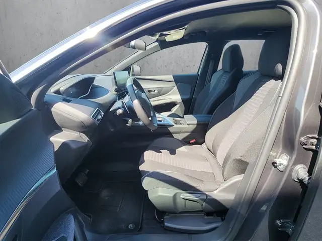 Peugeot 3008 view 9