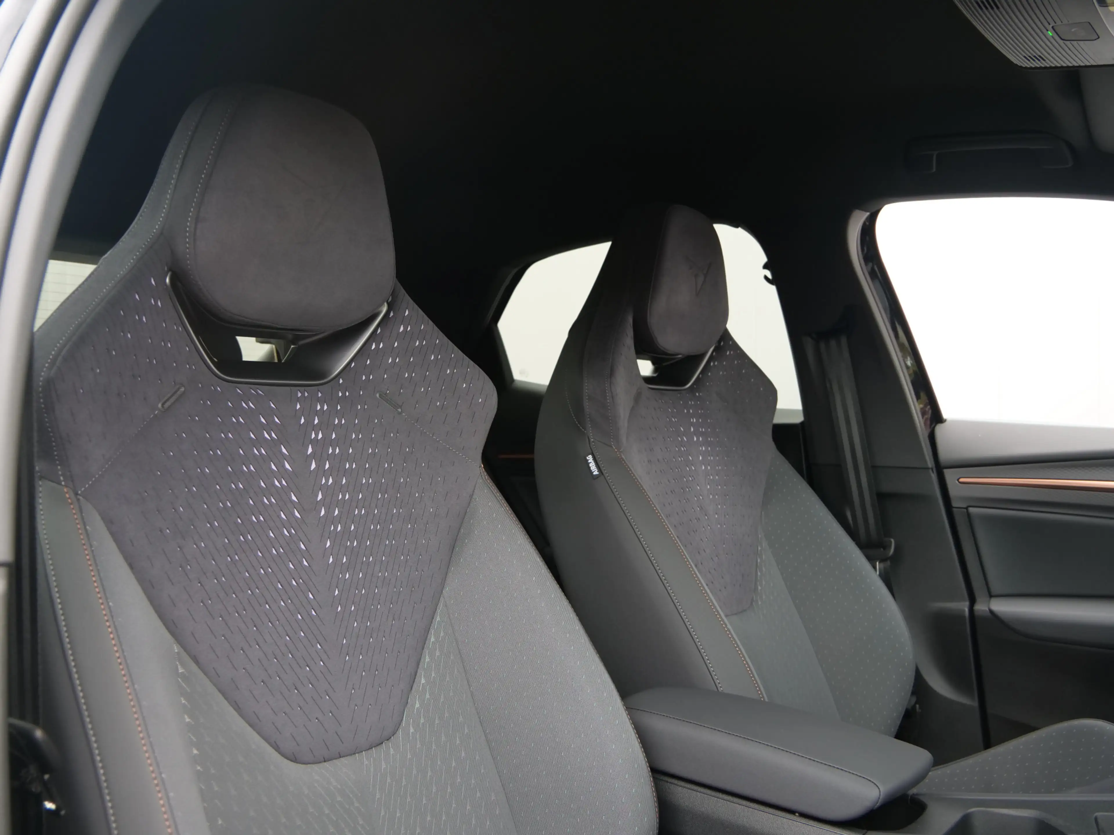CUPRA Raval Endurance First Edition 52 kWh 210 Pk Automaat DAB — photo 4