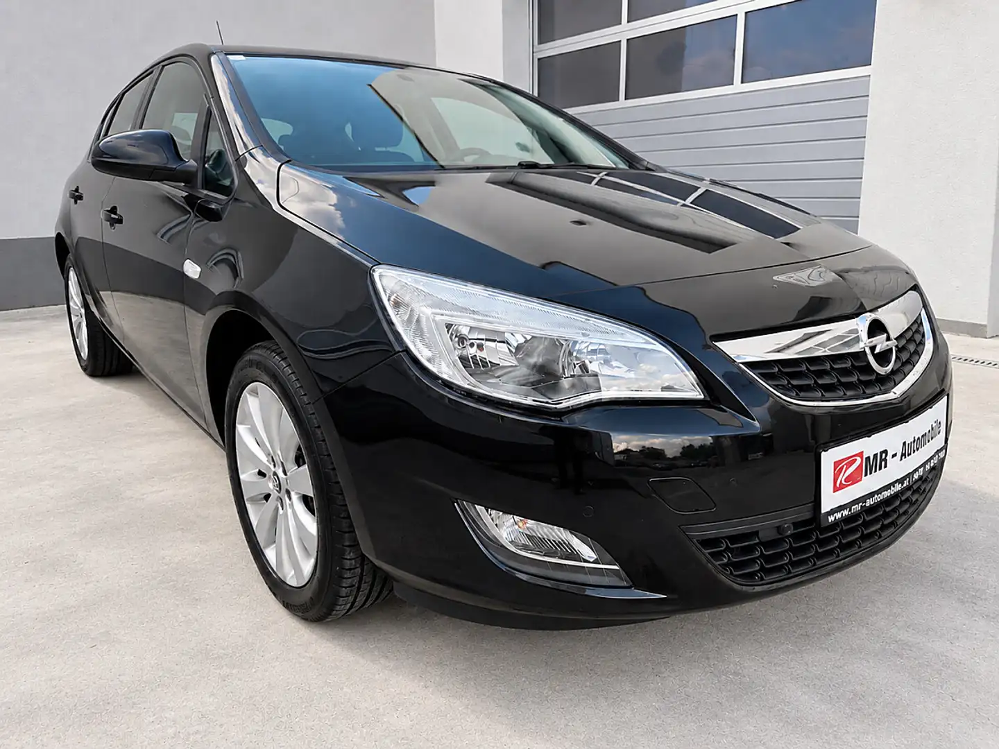 Opel Astra 1,4 Ecotec Edition Schwarz - 1