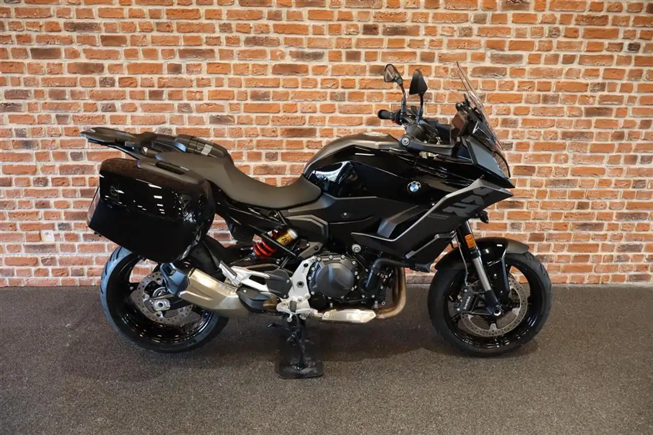 BMW F 900 XR