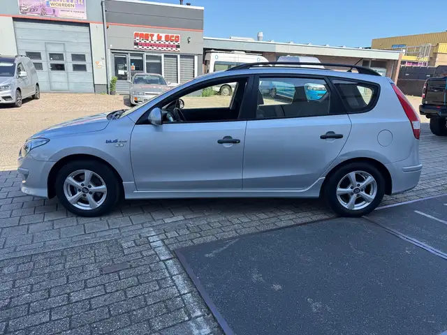 Hyundai i30 view 9