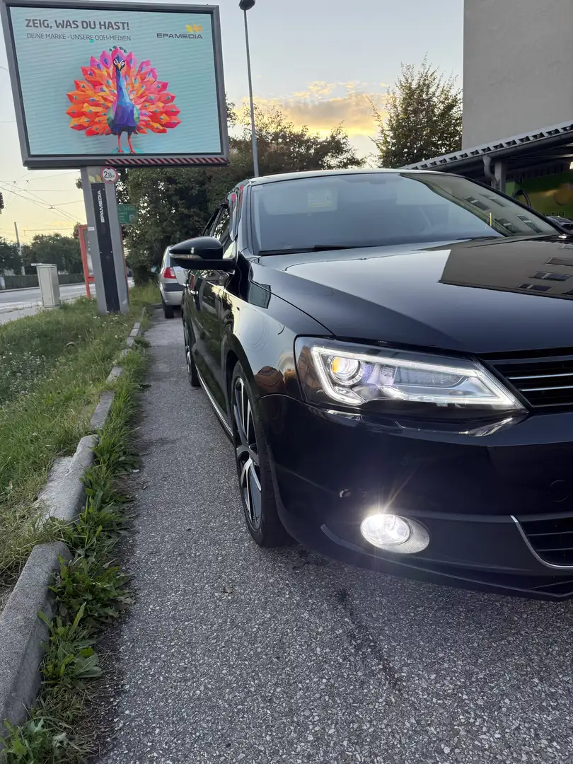 Volkswagen Jetta 2.0 TDI Highline Schwarz - 1