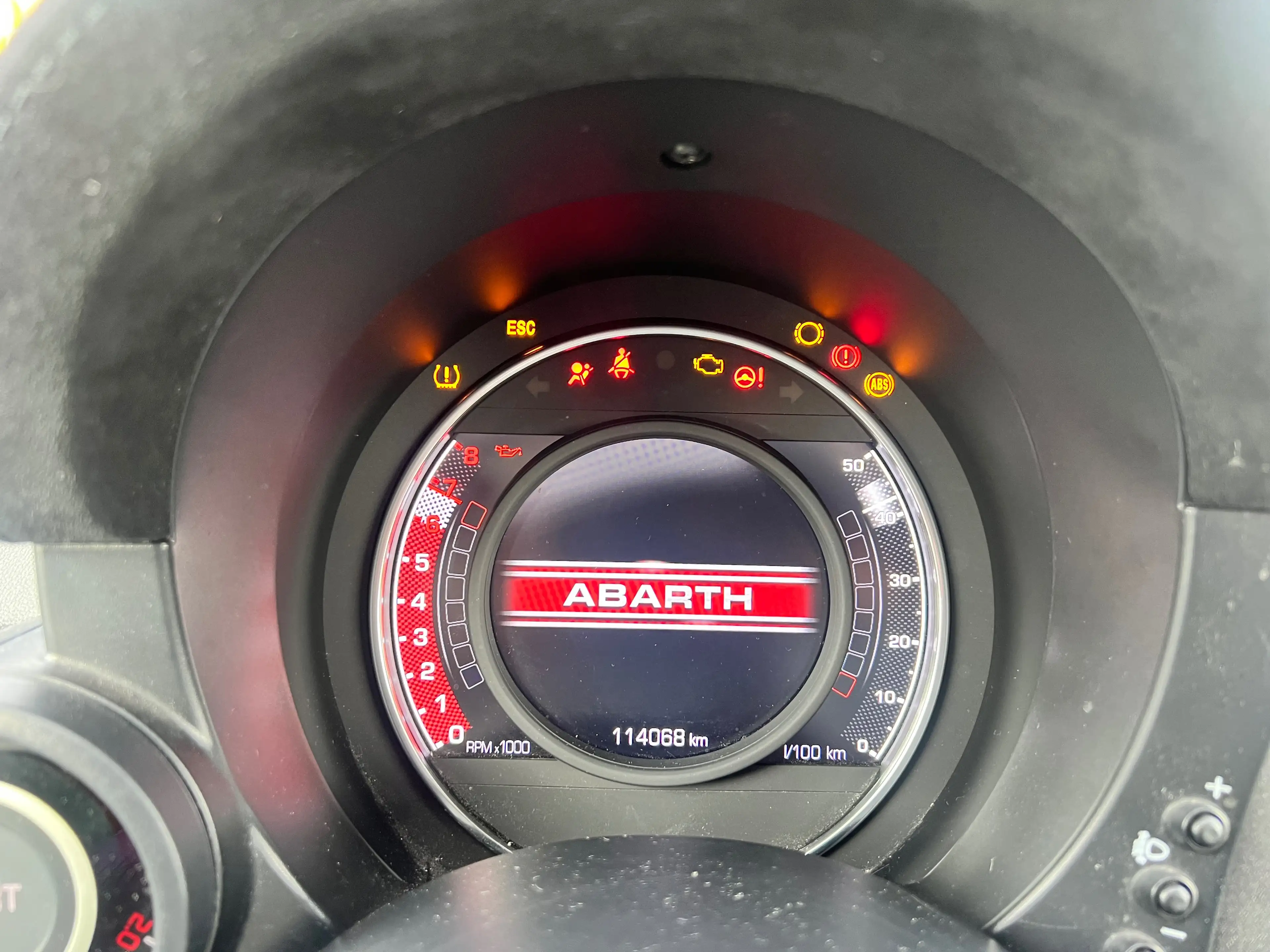 Abarth 500 595 Competizione — photo 10