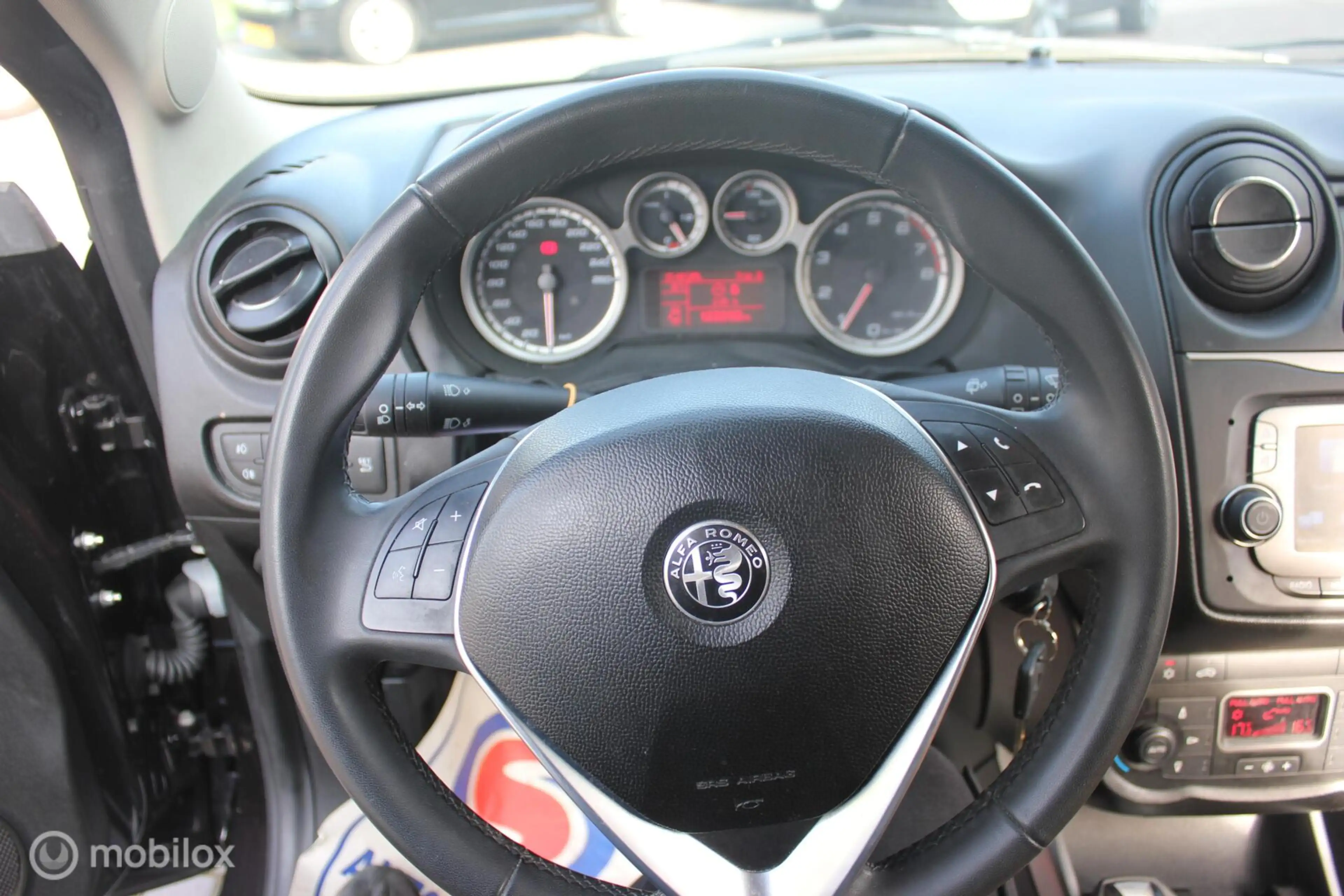 Alfa Romeo MiTo 0.9 TwinAir ECO Super NAVI / CLIMATE / CRUISE — photo 13