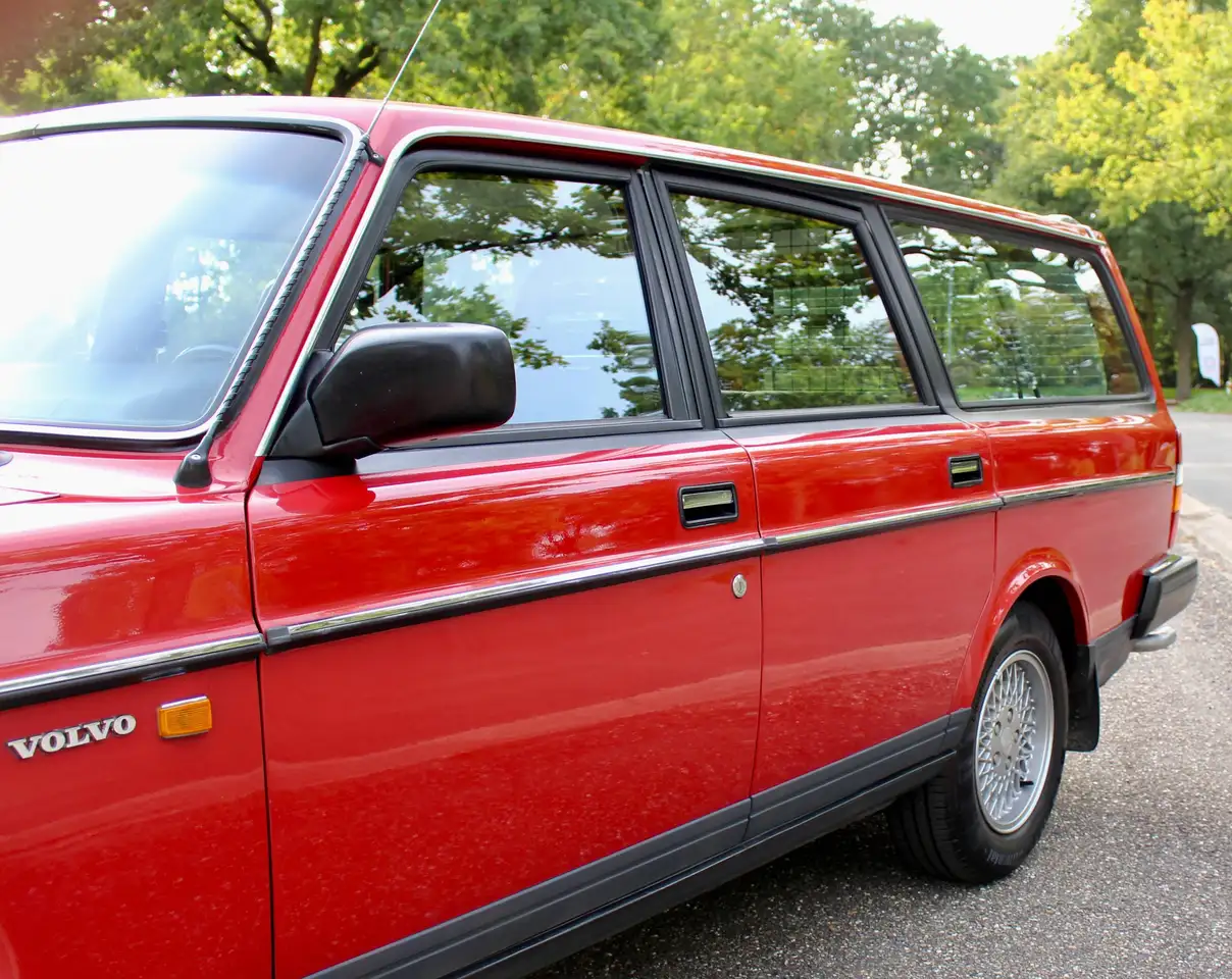 Volvo 240 2.3i GL Estate Classic Red, foto 9