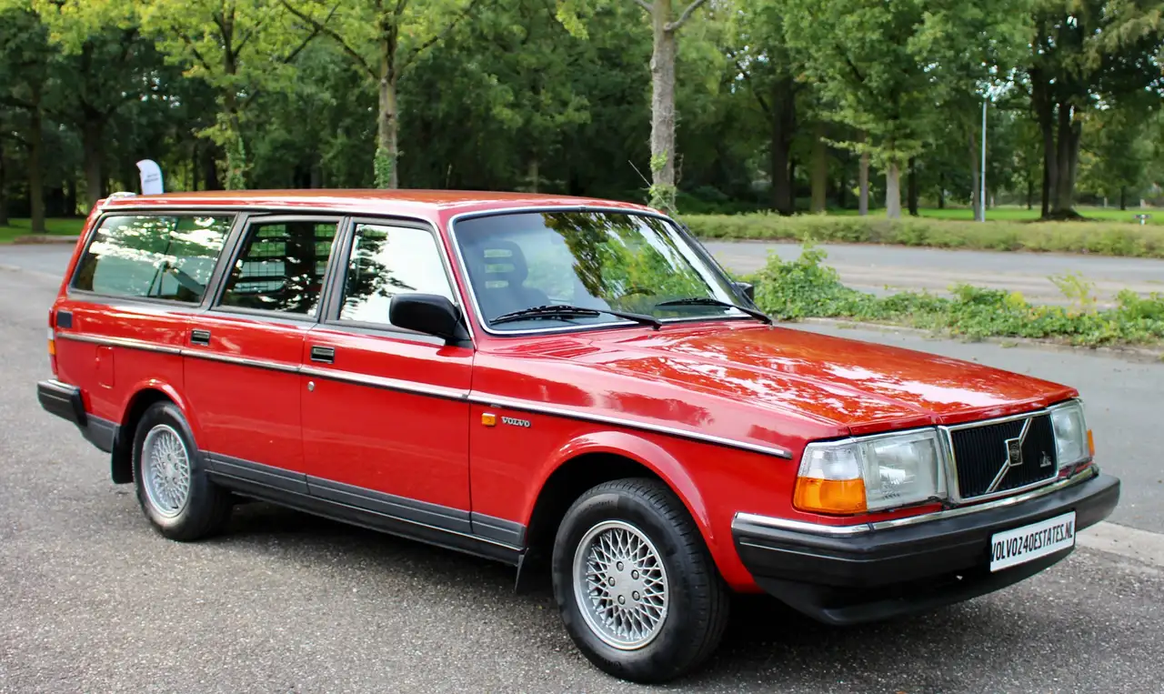 Volvo 240 2.3i GL Estate Classic Red, foto 7