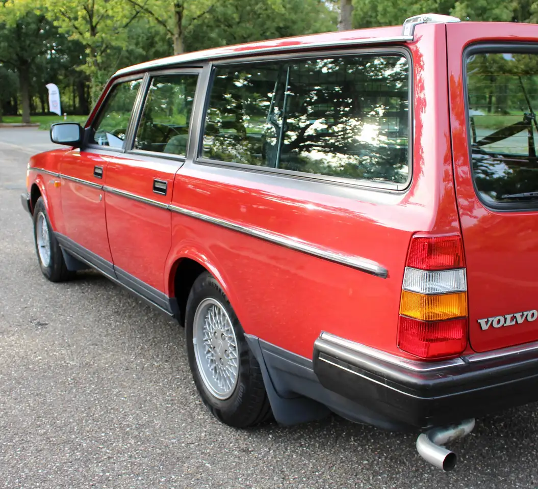 Volvo 240 2.3i GL Estate Classic Red, foto 10