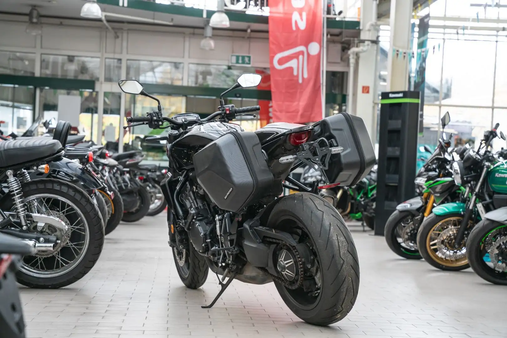 Honda CB 1000 RA Black Edition, Akra, unfallfrei Černá - 2