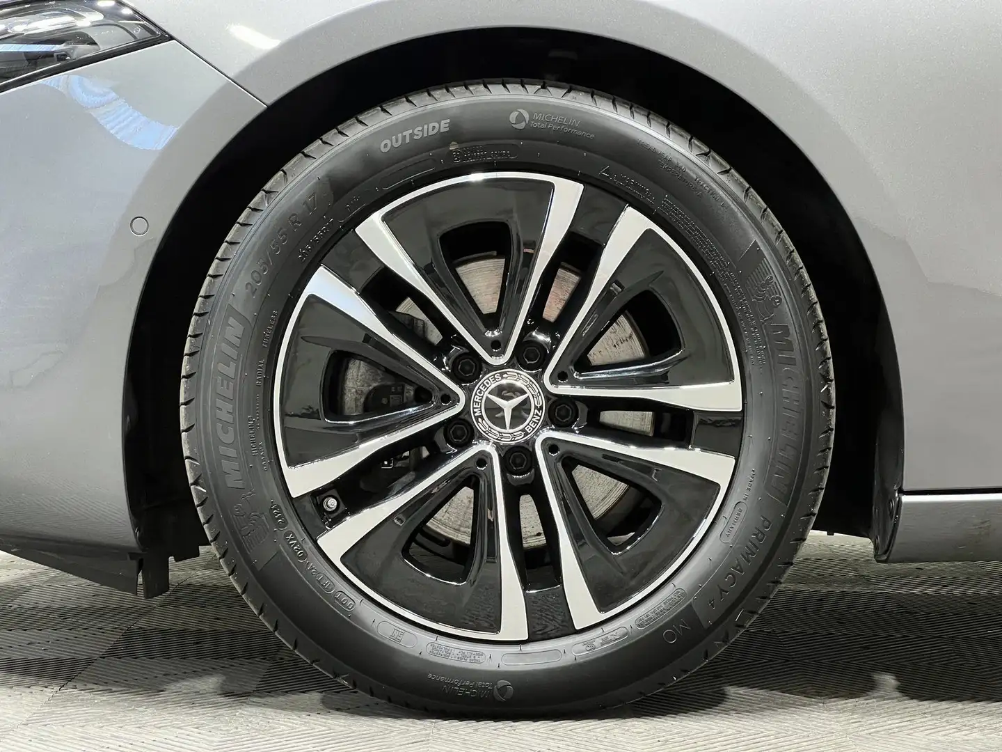 Mercedes-Benz A 200 Progressive Line Advanced+Volldigi+Winter Grau - 2