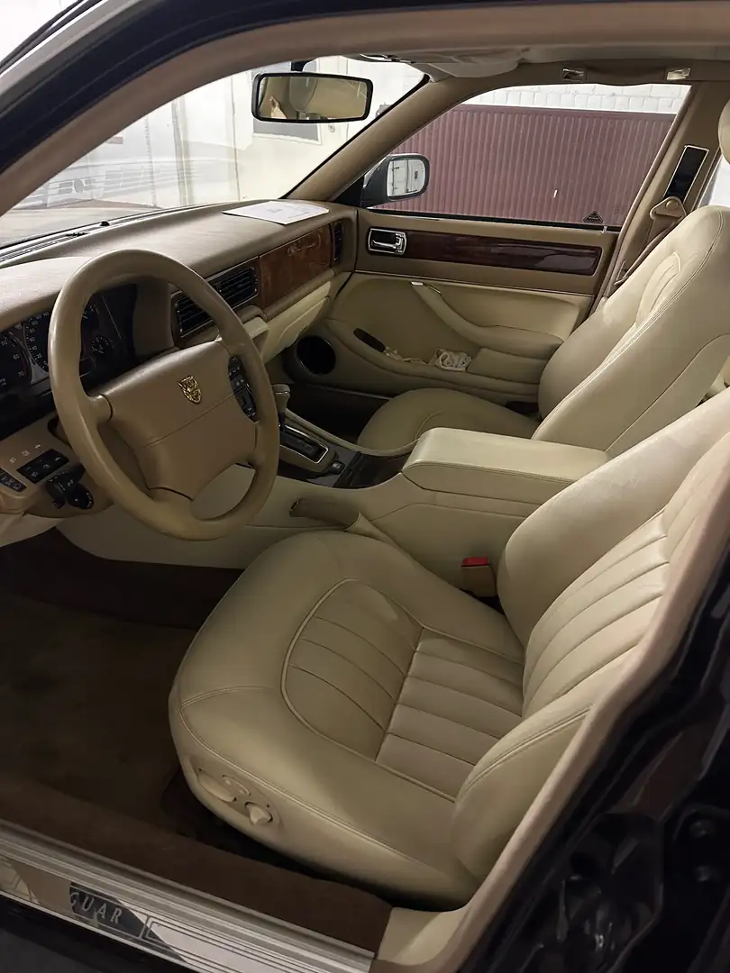 Jaguar XJ6 XJ6 3.6 Automatik Rood - 2