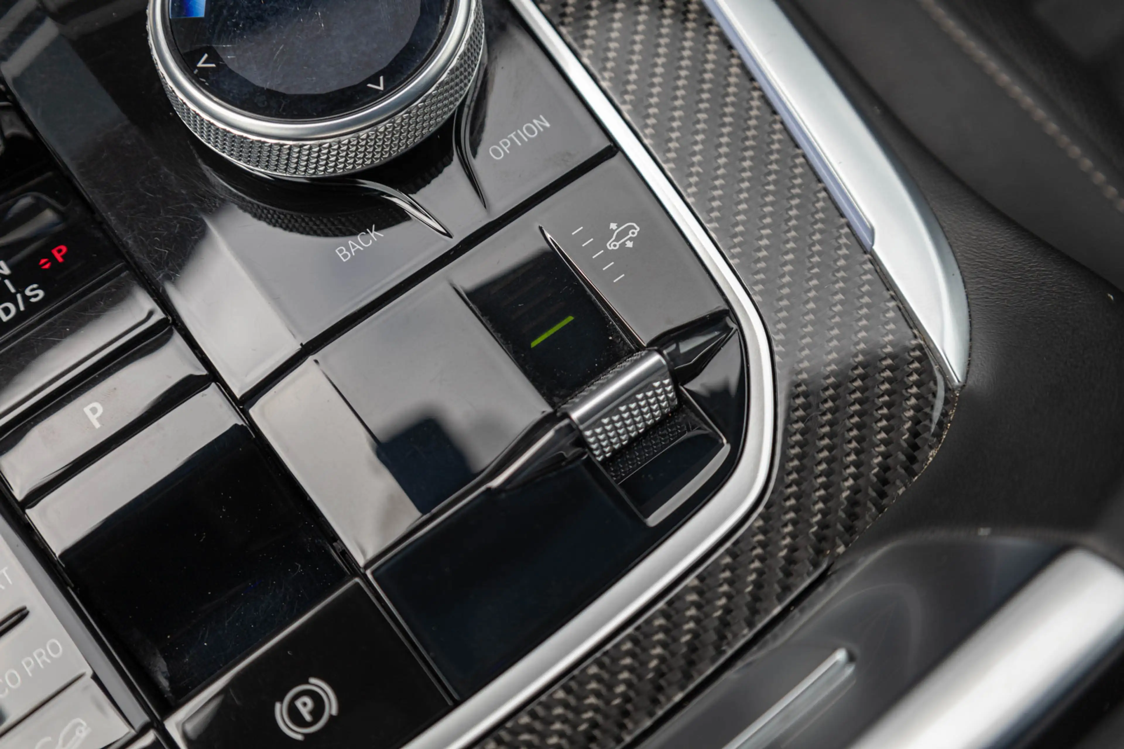 BMW X7 G07 M60i xDrive / Vol / Massage / Frozen Grey / BT — photo 48