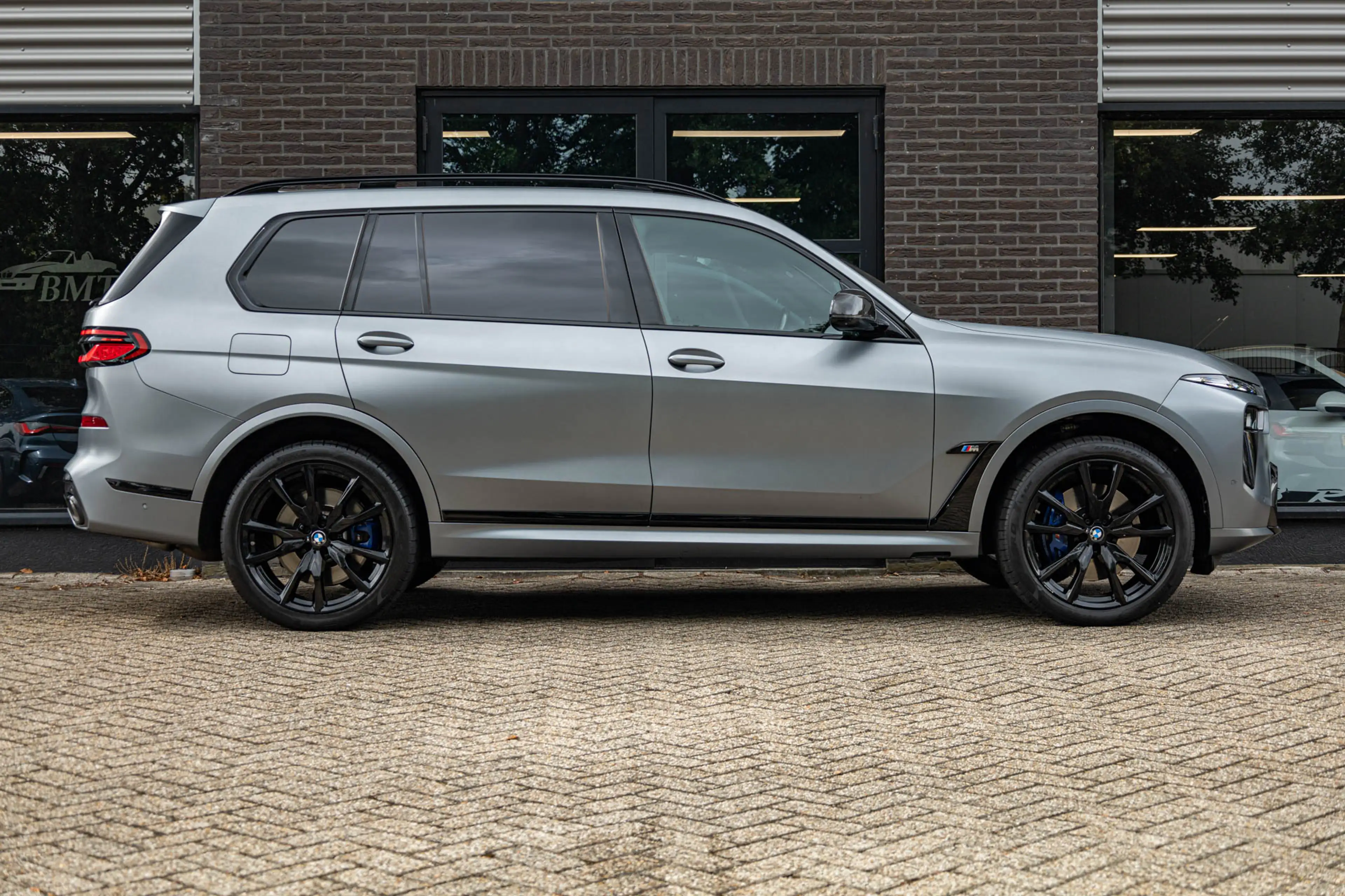 BMW X7 G07 M60i xDrive / Vol / Massage / Frozen Grey / BT — photo 5