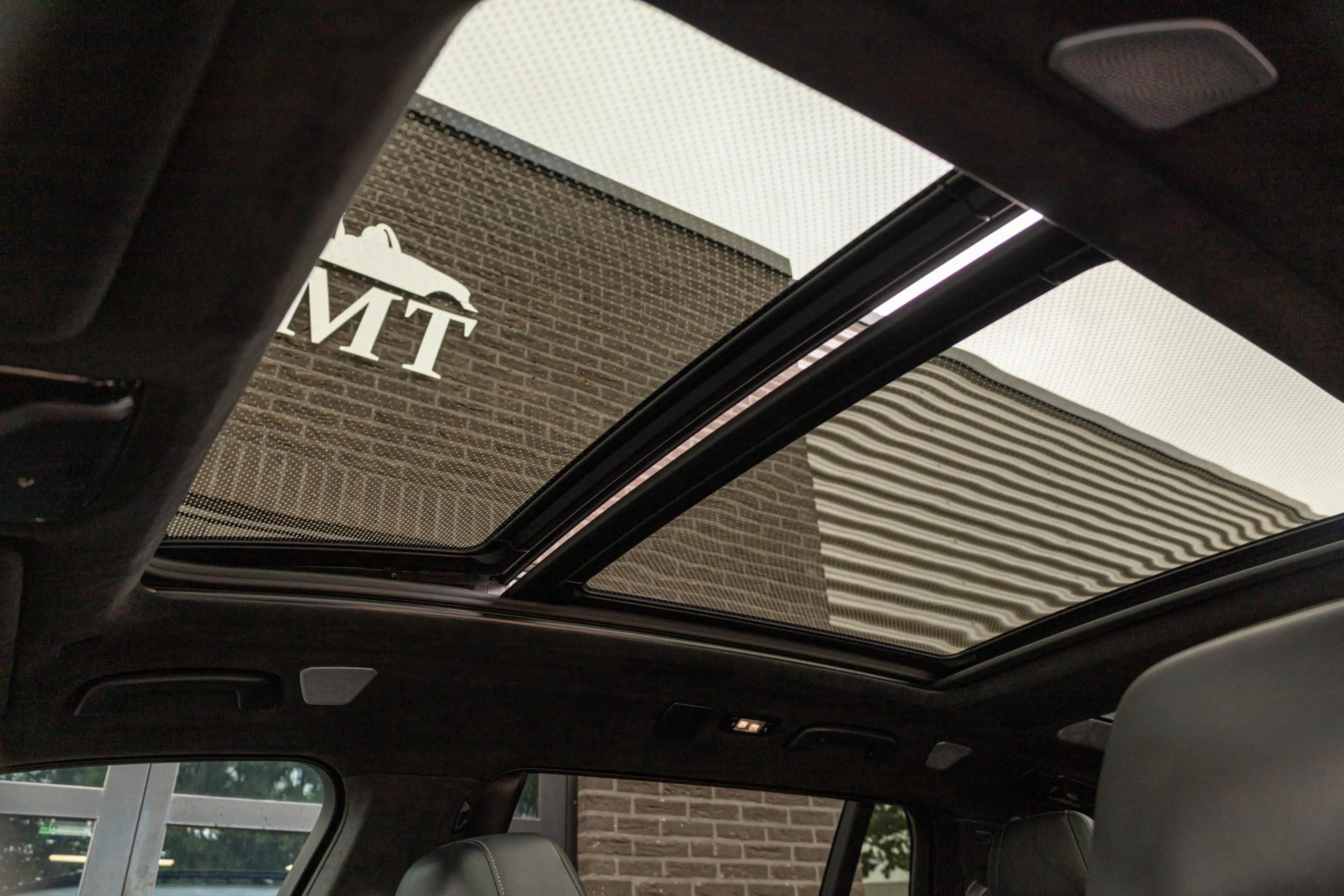BMW X7 G07 M60i xDrive / Vol / Massage / Frozen Grey / BT — photo 17