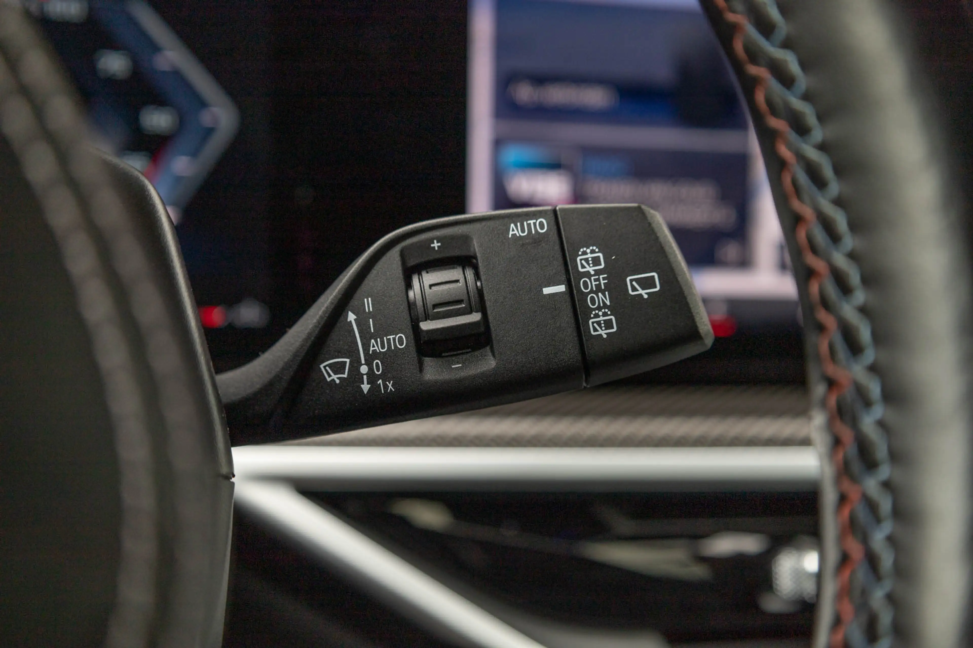 BMW X7 G07 M60i xDrive / Vol / Massage / Frozen Grey / BT — photo 29