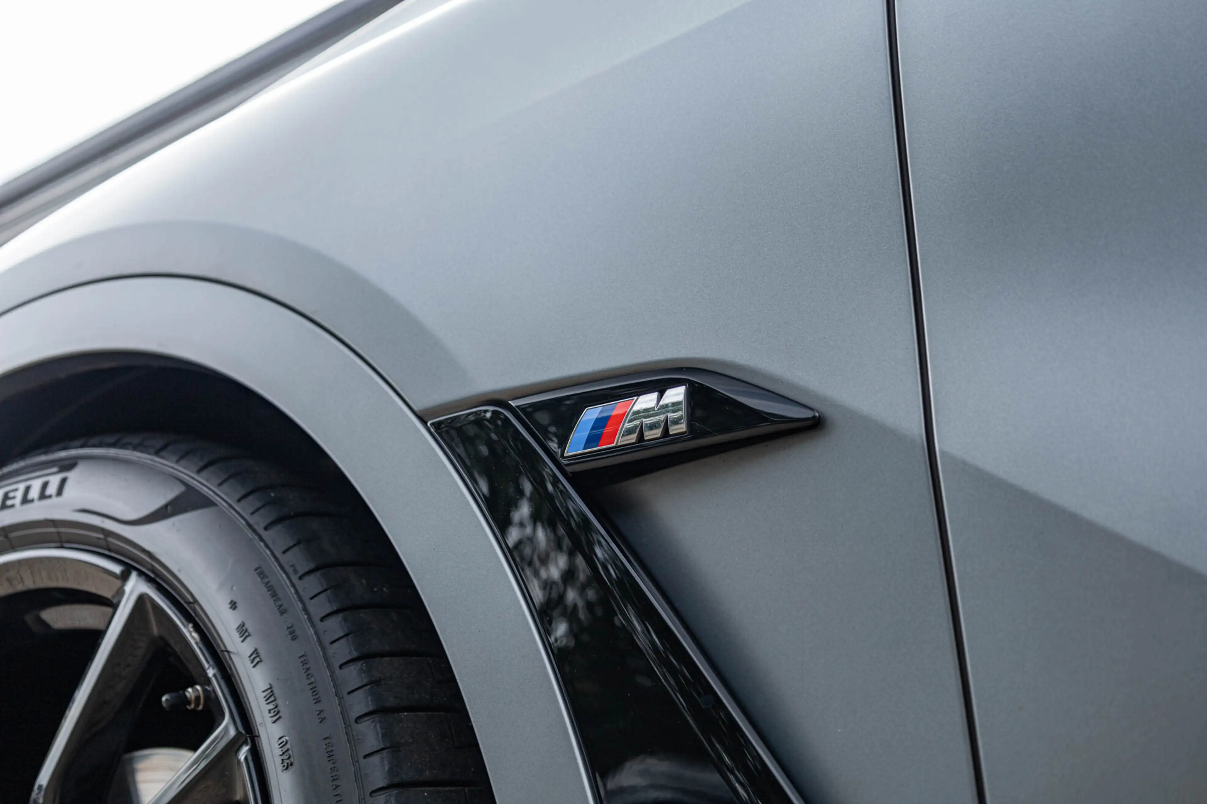 BMW X7 G07 M60i xDrive / Vol / Massage / Frozen Grey / BT — photo 10