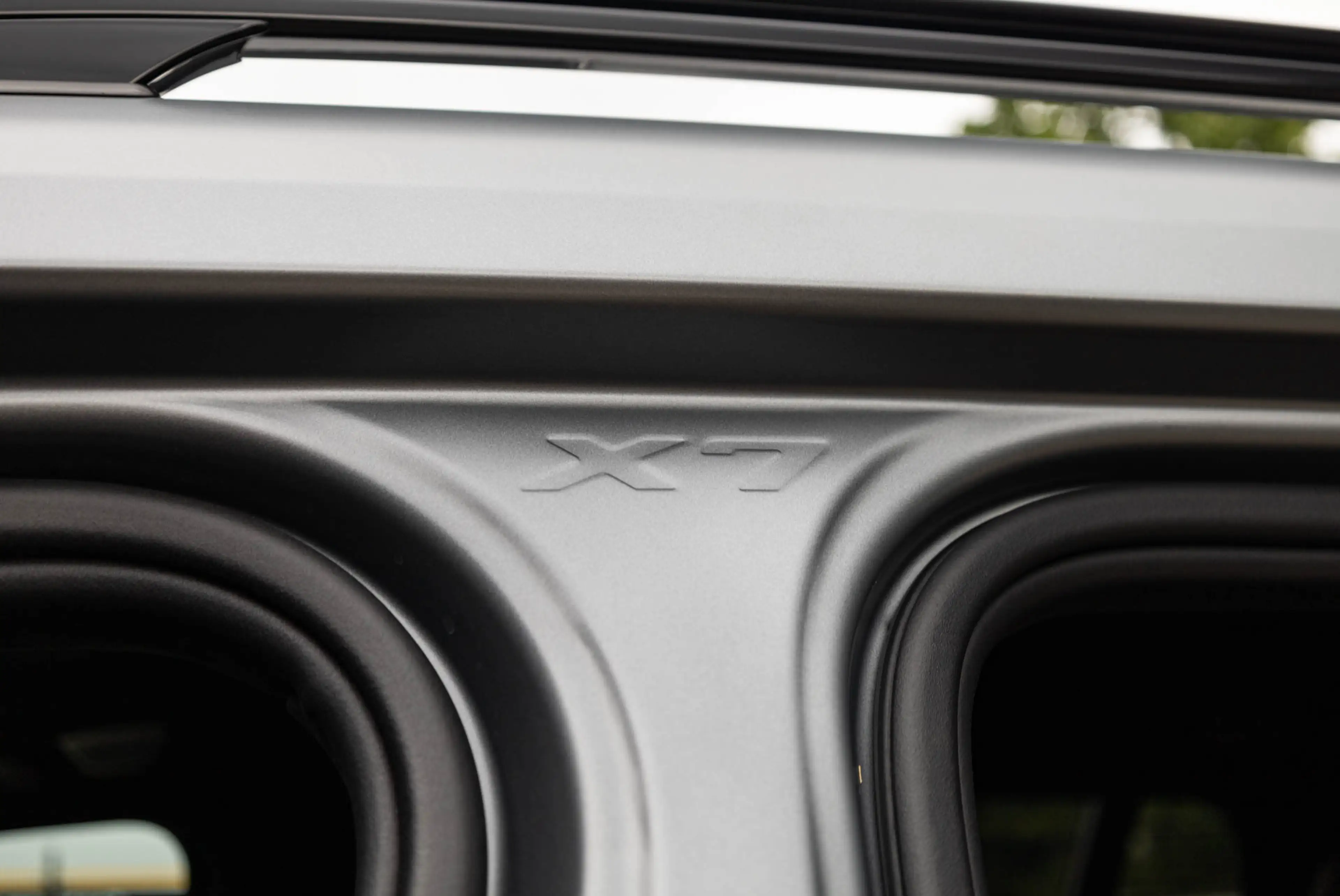 BMW X7 G07 M60i xDrive / Vol / Massage / Frozen Grey / BT — photo 25