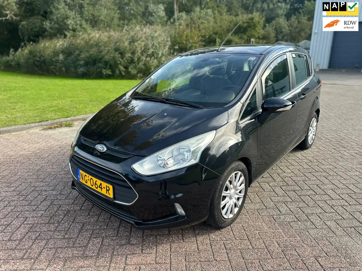 Ford B-Max 1.0 EcoBoost Titanium/AIRCO/VERWARMDE VOORST/PANO/ Zwart - 1