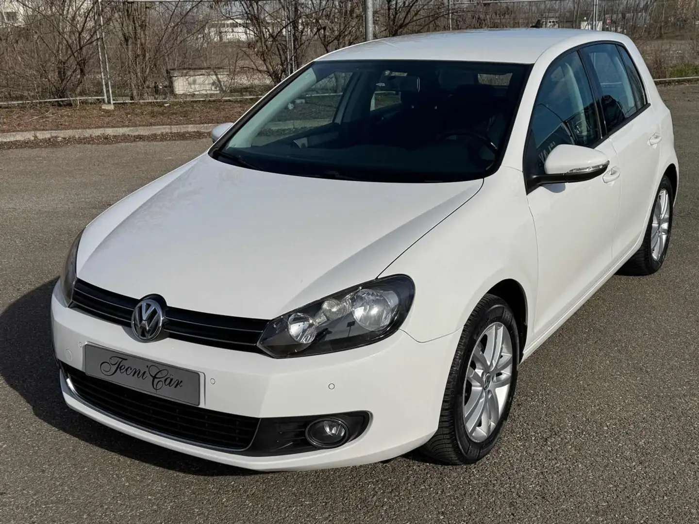 Volkswagen Golf 1.6 TDI DPF DSG 5p. UNIPROPRIETARIO X NEOPATENTATI Bianco - 1