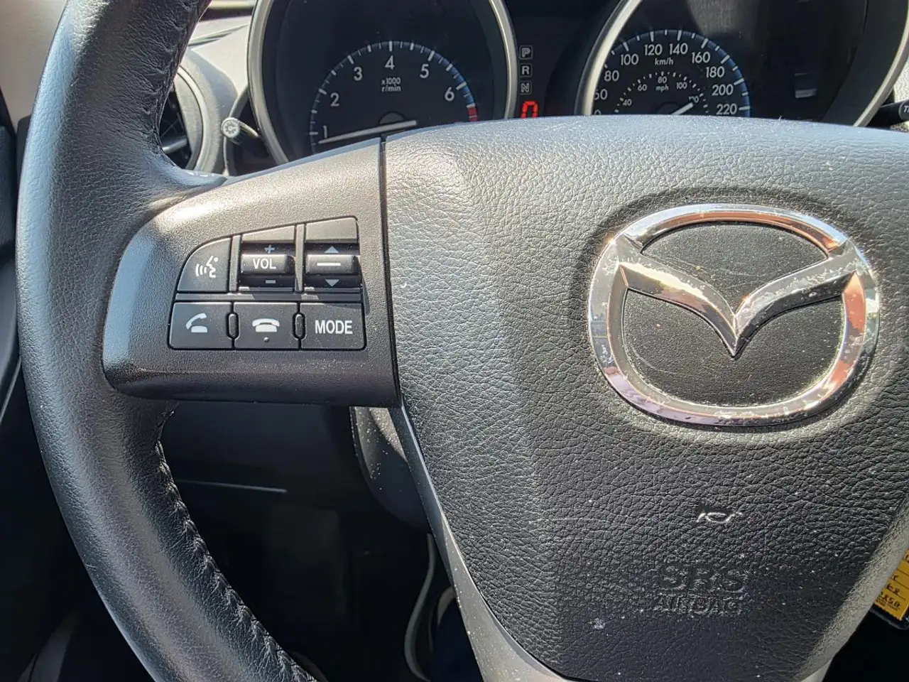 Mazda 3 снимка Mazda 3