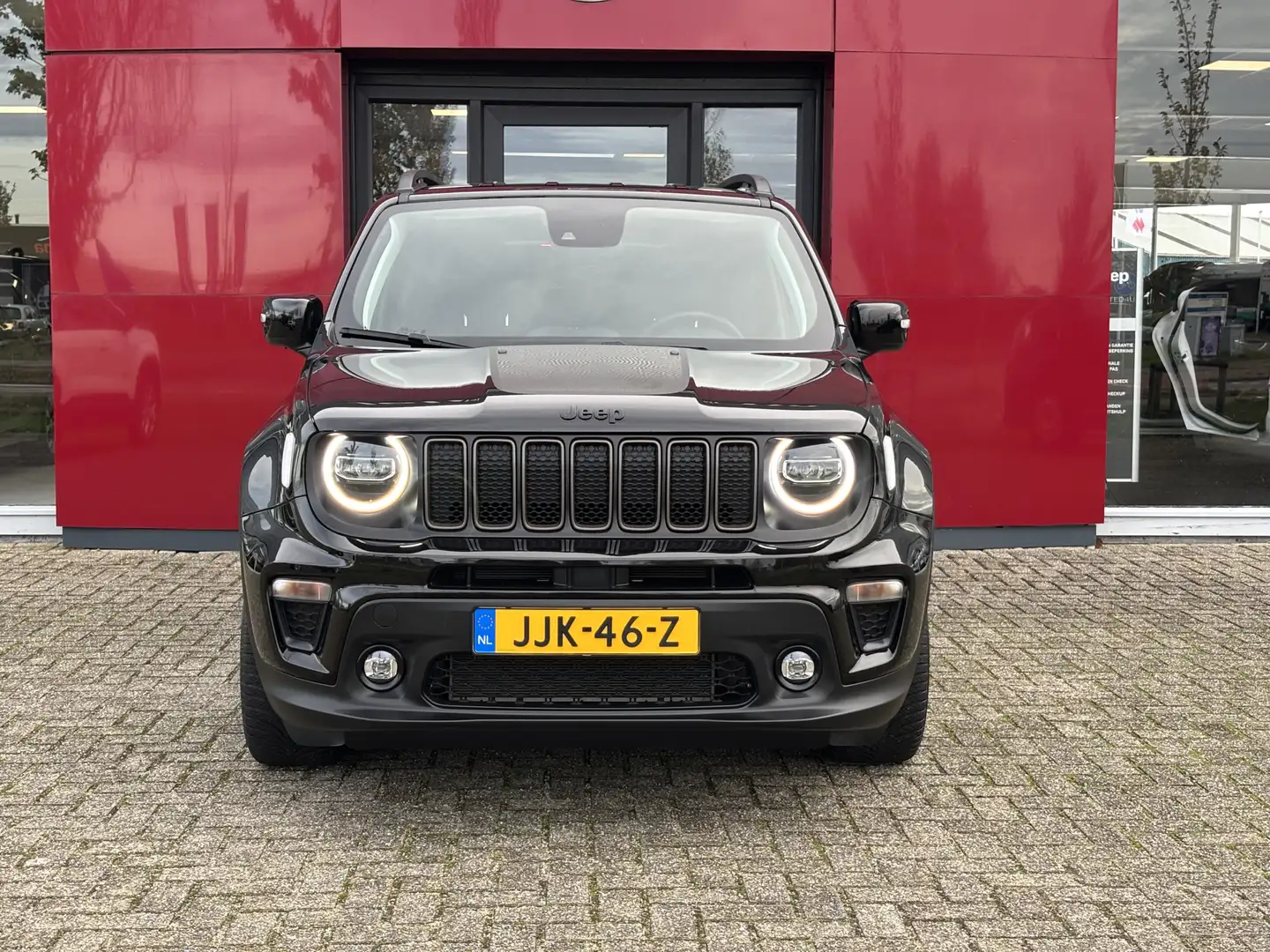 Jeep Renegade 4xe 240 Plug-in Hybrid Electric Upland | Winterpak Zwart - 2