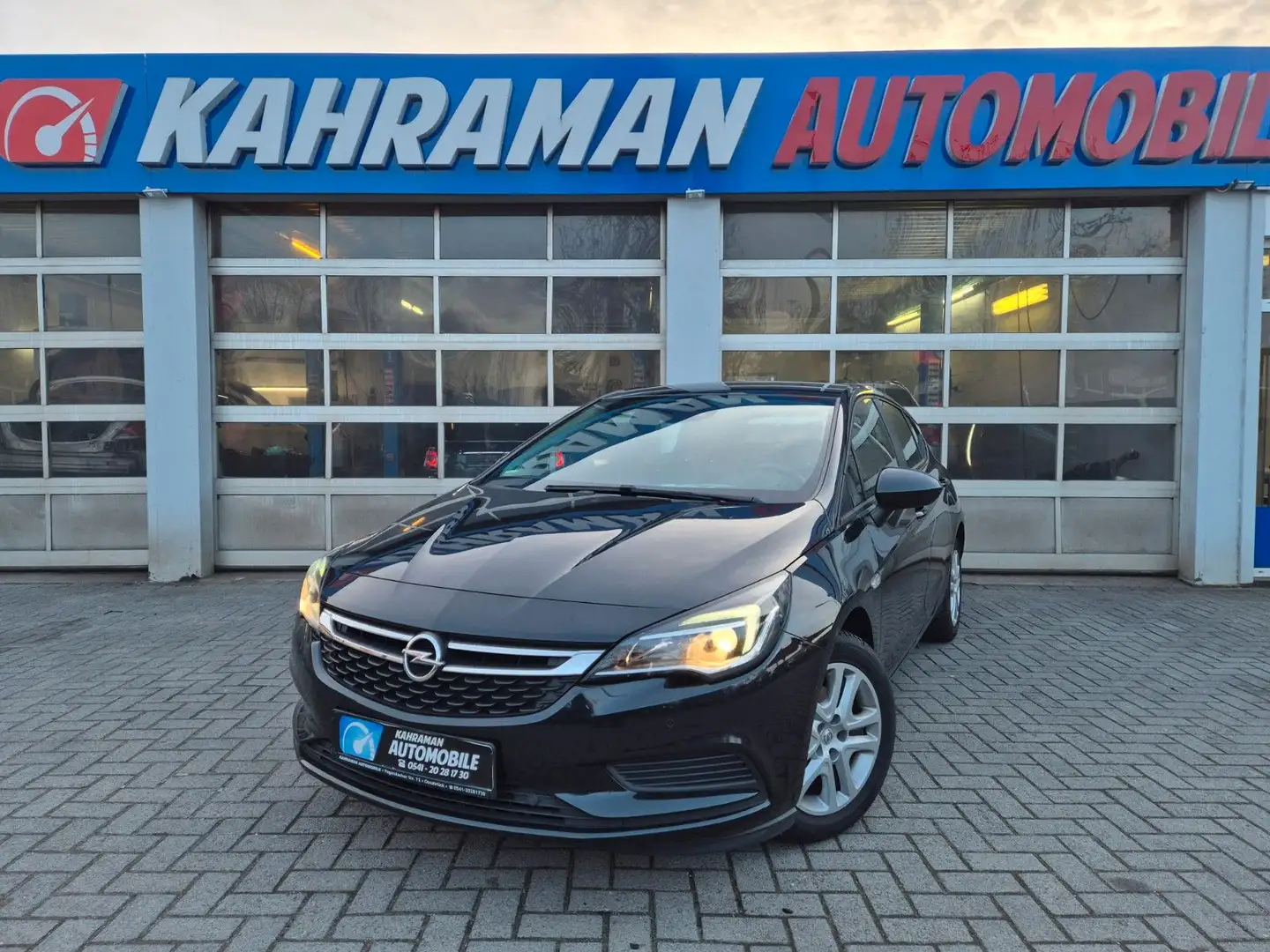 Opel Astra K Lim. 5-trg. Edition Start/Stop Schwarz - 1