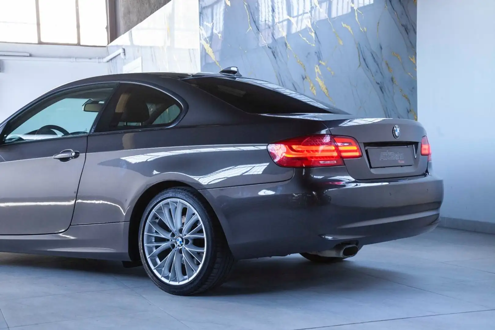 BMW 320 320d Gris - 2