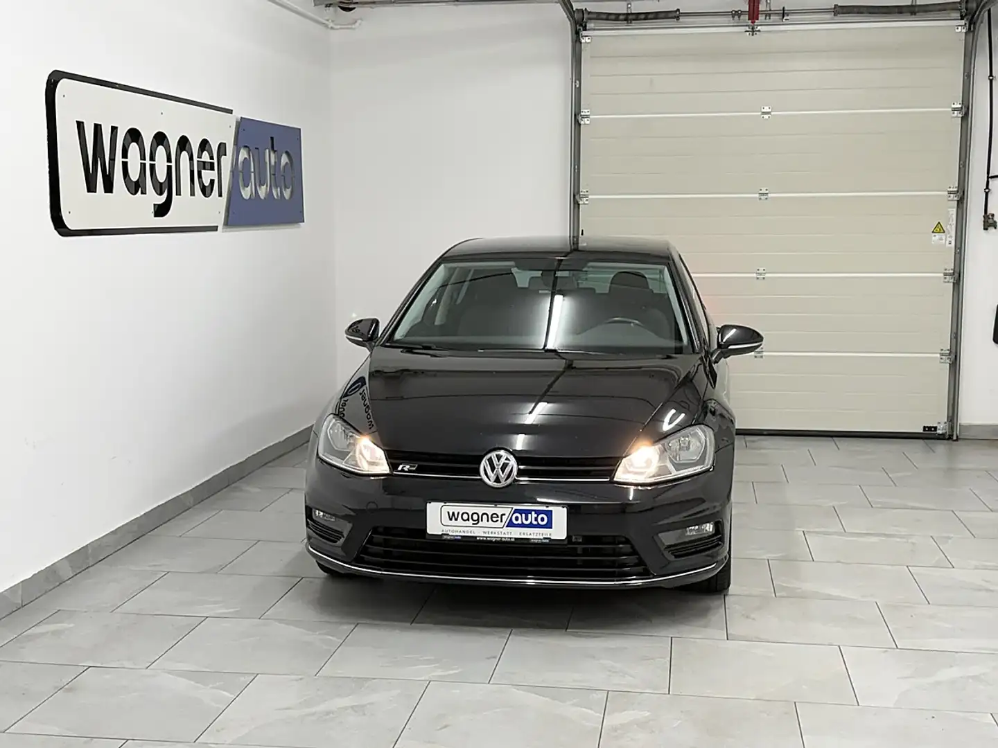Volkswagen Golf Sport Austria 1,2 TSI R-Line/Abgedunkelte Vergl... Schwarz - 1