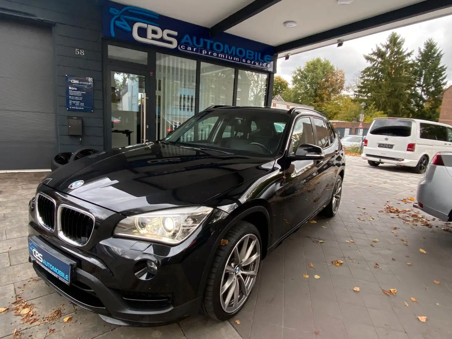 BMW X1 M-Paket, Panorama, Automatik, Navi, Leder Schwarz - 1