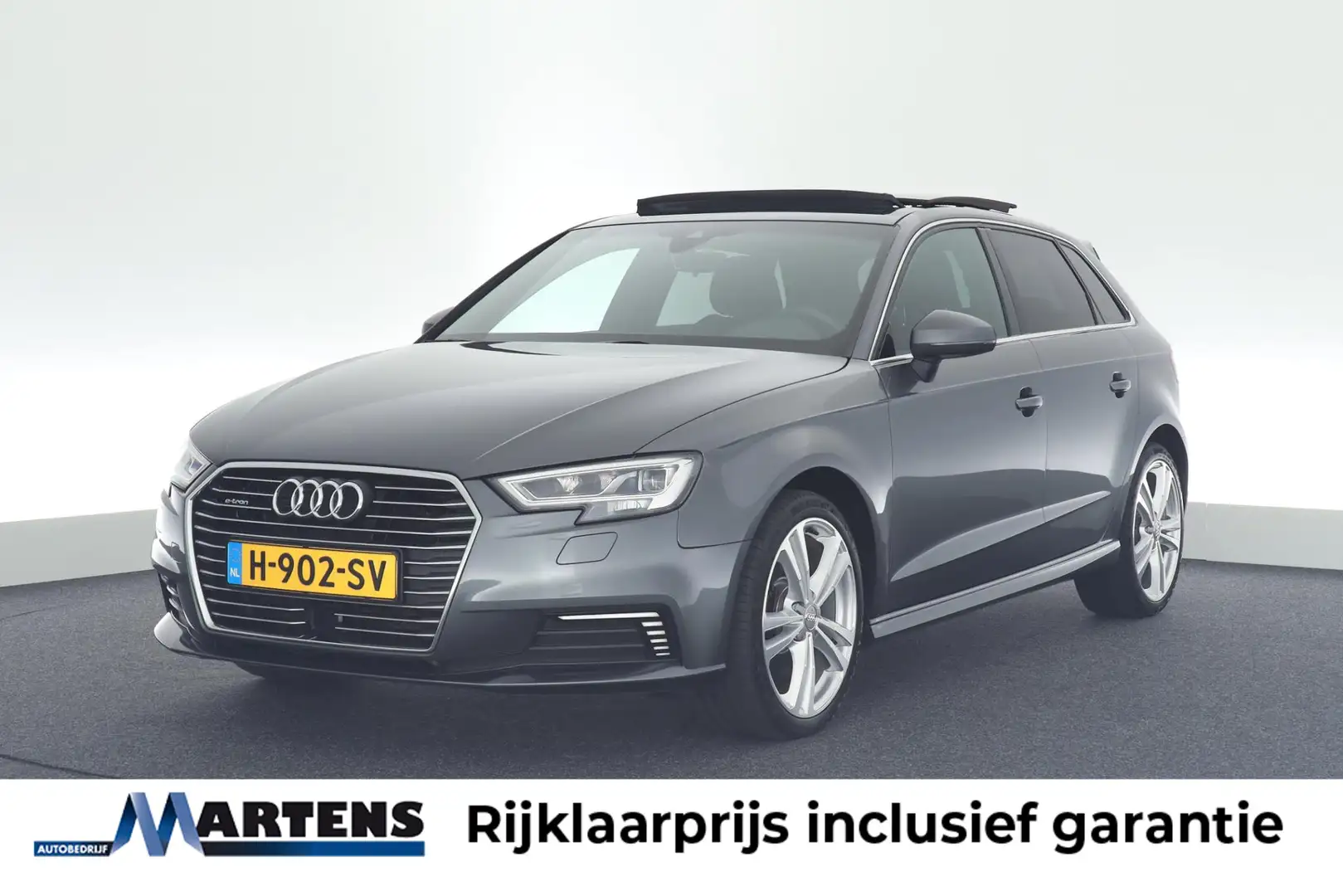 Audi A3 Sportback 40 e-tron 204pk S-Line Trekhaak Keyless Grau - 1
